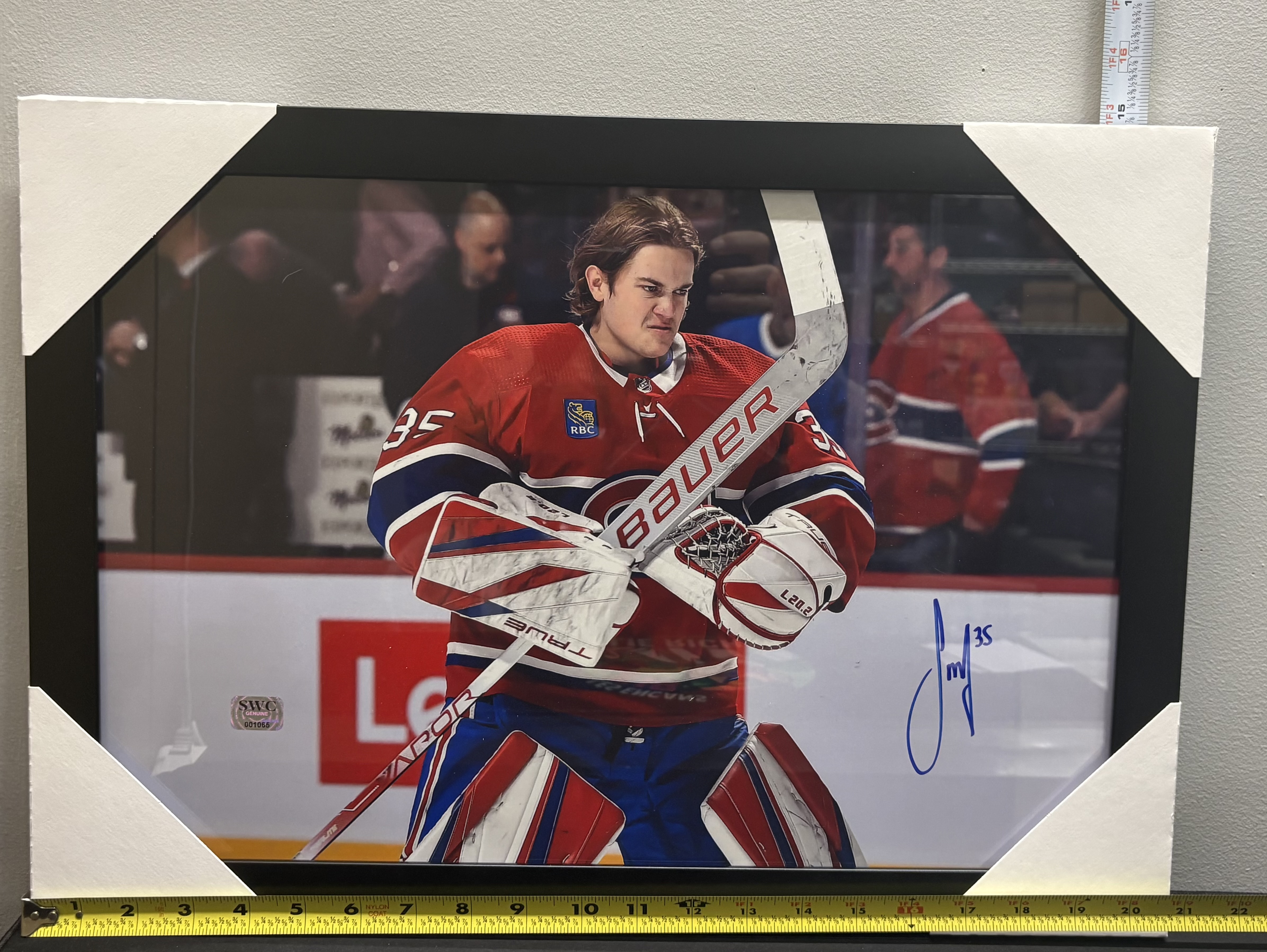 LOT 2026-012 — Cadres Photo authentique autographiée encadrée d’un gardien des Canadiens de Montréal — photo 1