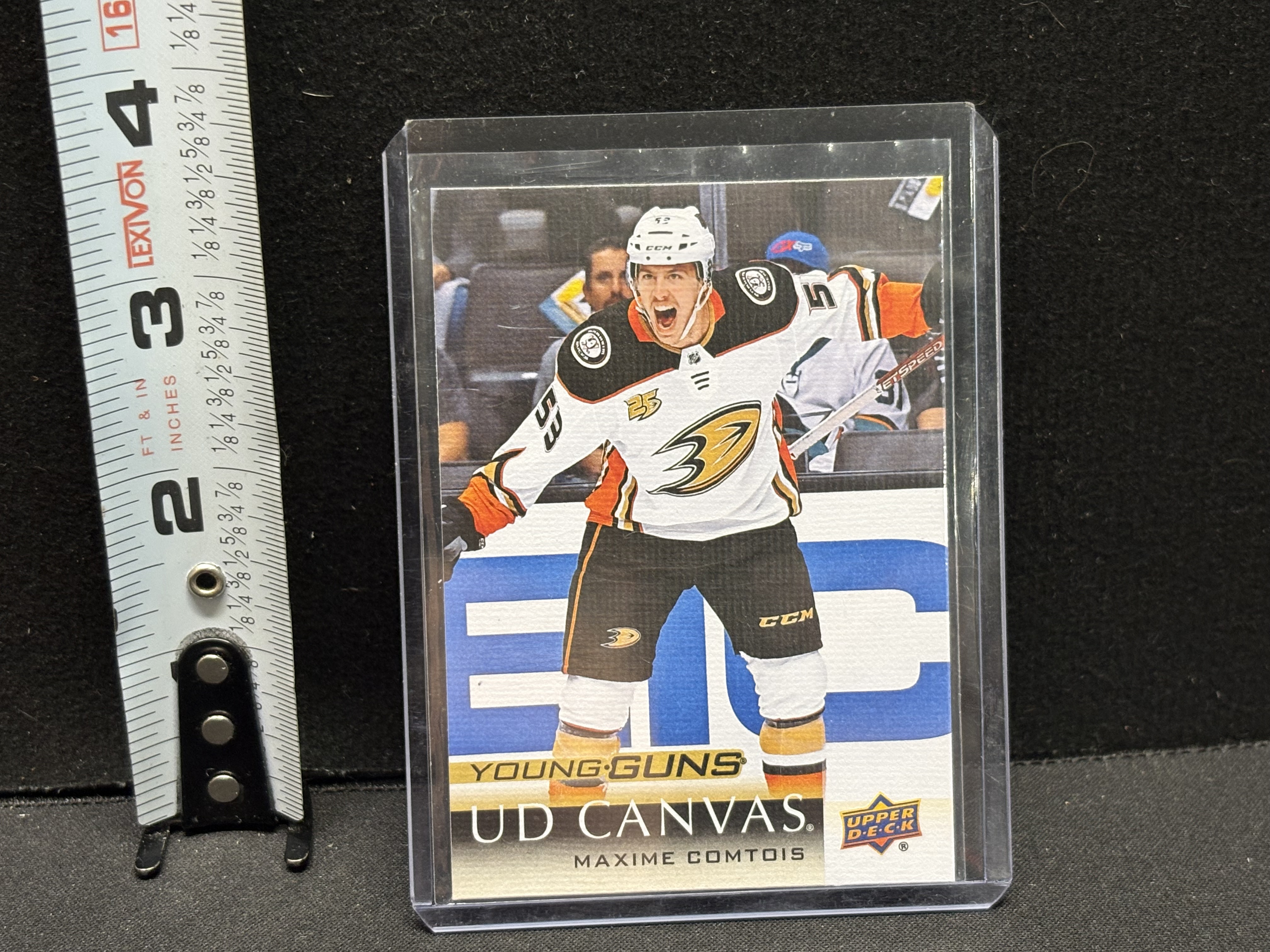 LOT 2026-124 — Carte de hockey Upper Deck – Young Guns UD Canvas de Maxime Comtois, avec les… — photo 1