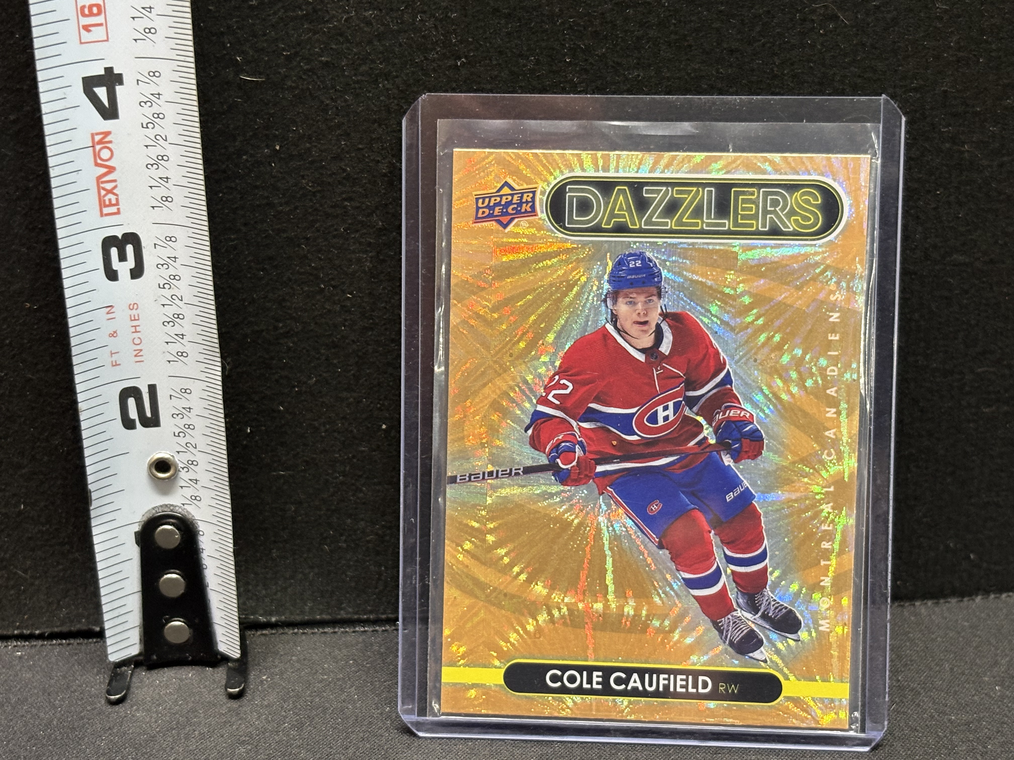 LOT 2026-131 — Carte de hockey Upper Deck – Dazzlers de Cole Caufield, avec les Canadiens de… — photo 1