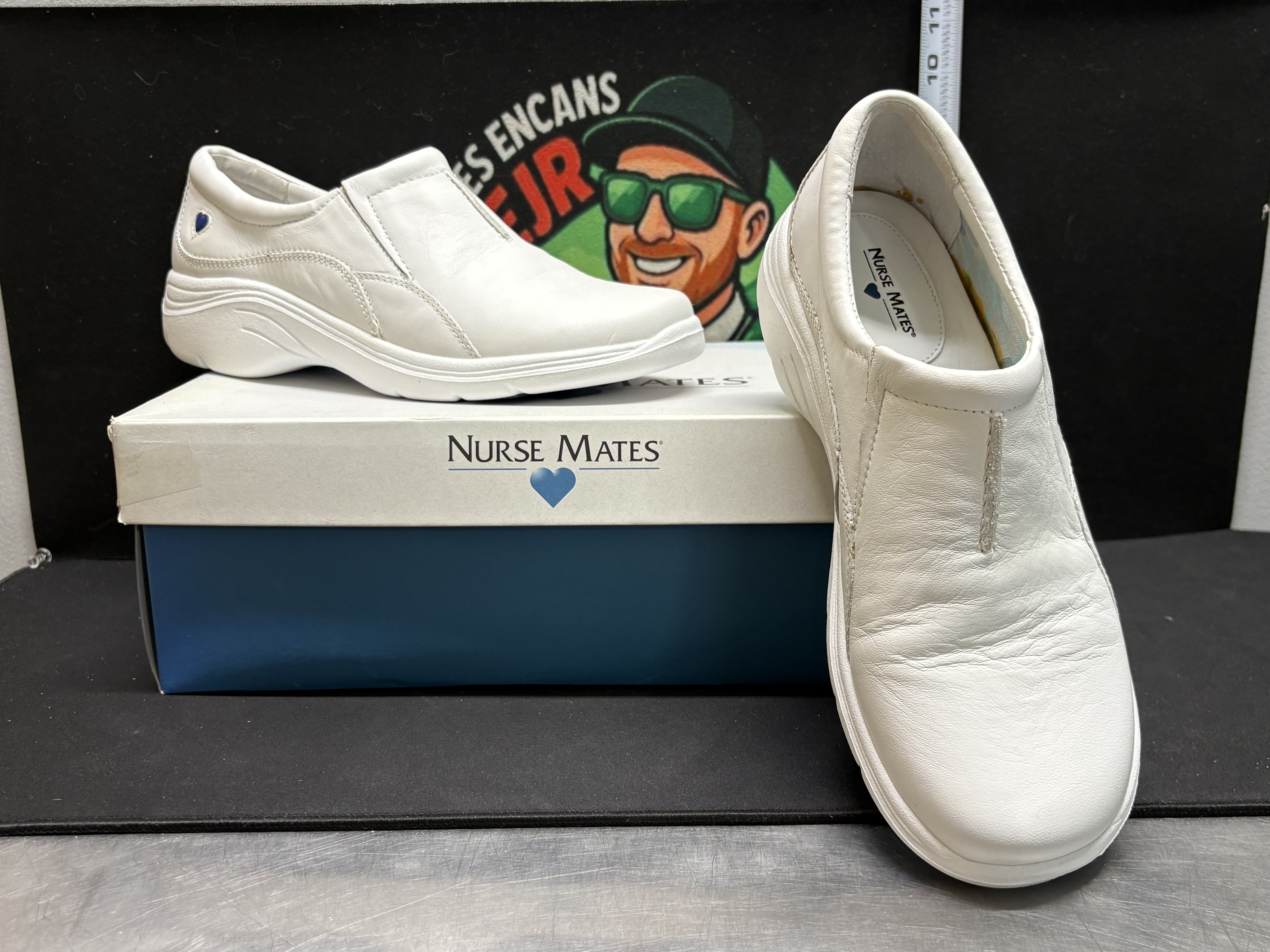 LOT 2026-136 — Chaussures Nurse Mates – Doreen, couleur blanche, conçues pour le confort au… — photo 1