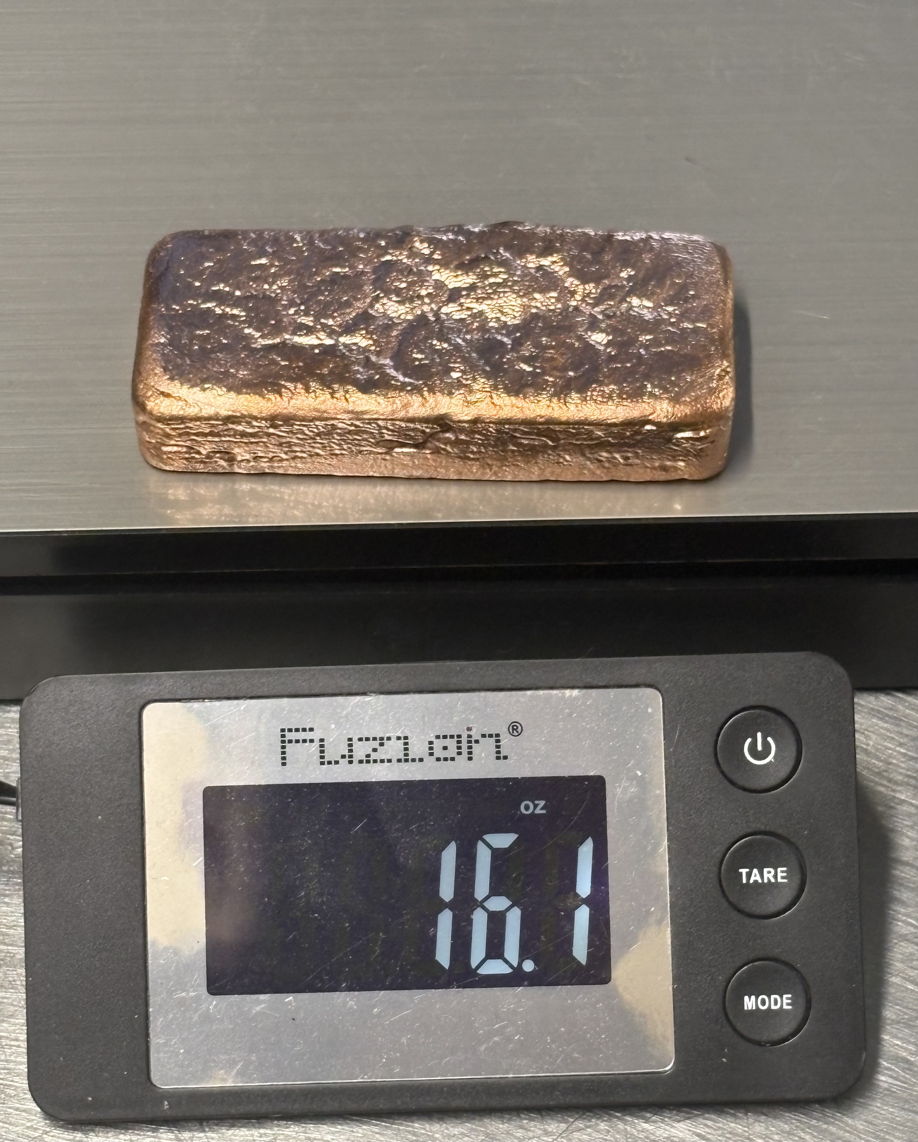 LOT 2026-014 — Lingot de cuivre coulé de forme rectangulaire avec finition brute — photo 1