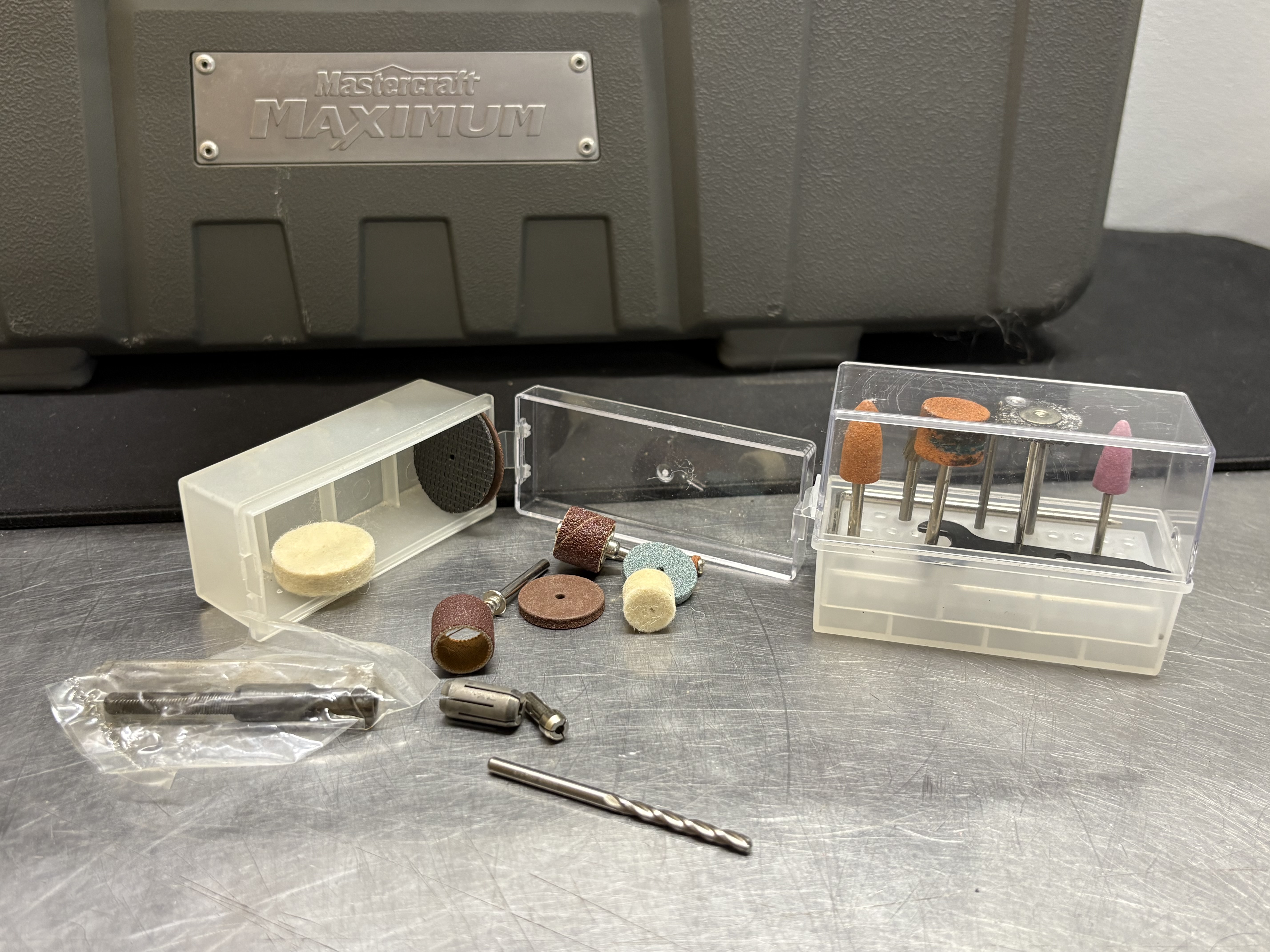 LOT 2026-138 — Ensemble d’outil rotatif Mastercraft Maximum – Spin Saw Kit, complet dans sa… — photo 2