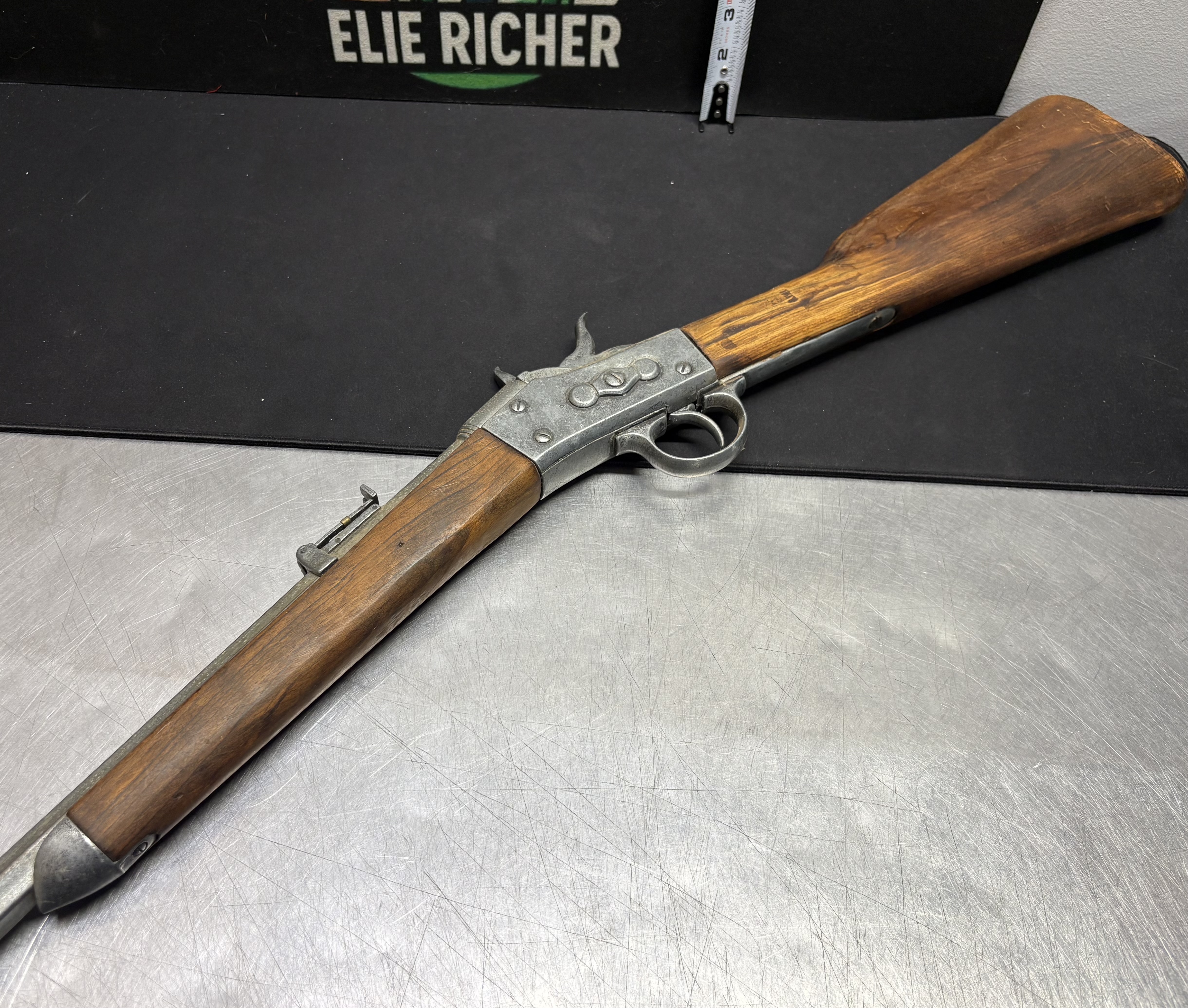 LOT 2026-144 — Réplique décorative d’une arme ancienne de style fusil du XIXe siècle, avec… — photo 2