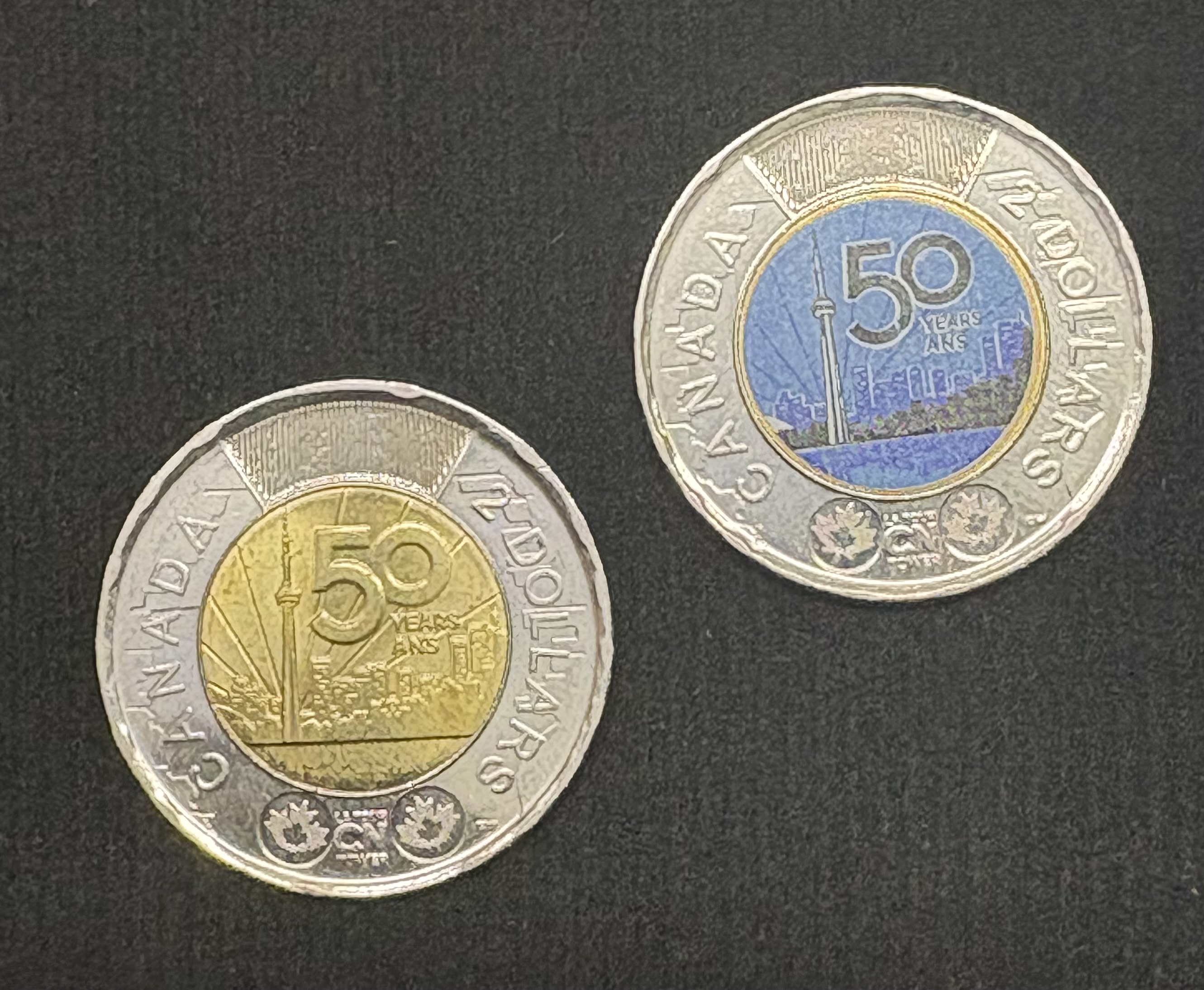 LOT 2026-016 — Ensemble de 2pièces de 2 $ commémoratives du Canada – 50 ans du dollar canadien (Toonie) — photo 1