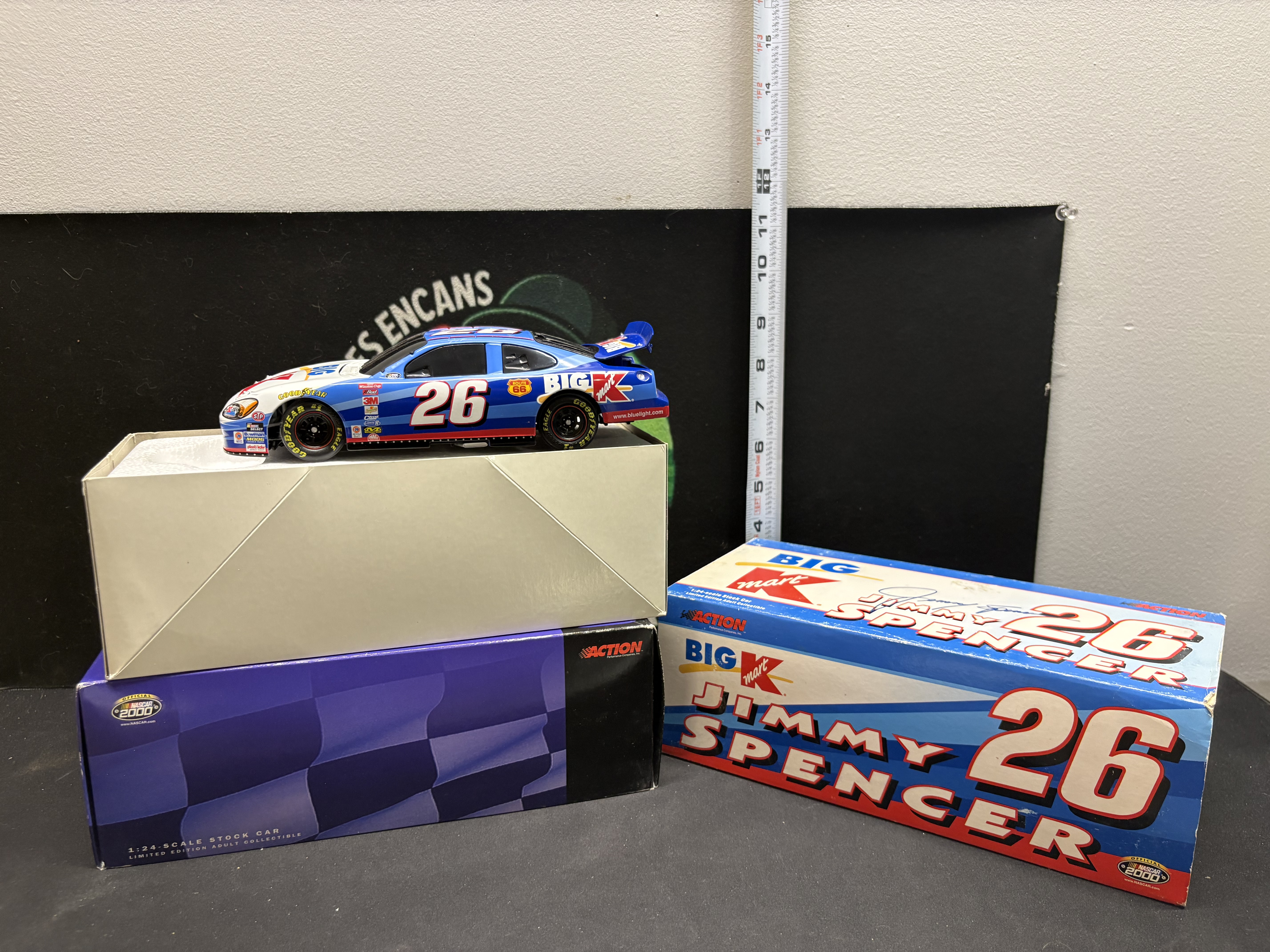 LOT 2026-181 — Voiture NASCAR de collection Jimmy Spencer #26 – Big Kmart – 2000 — photo 2