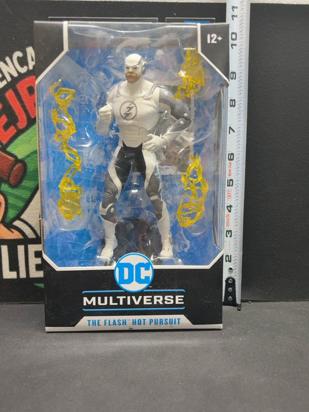 LOT 2026-196 — Figurine DC Multiverse – The Flash Hot Pursuit – Injustice 2 — photo 1