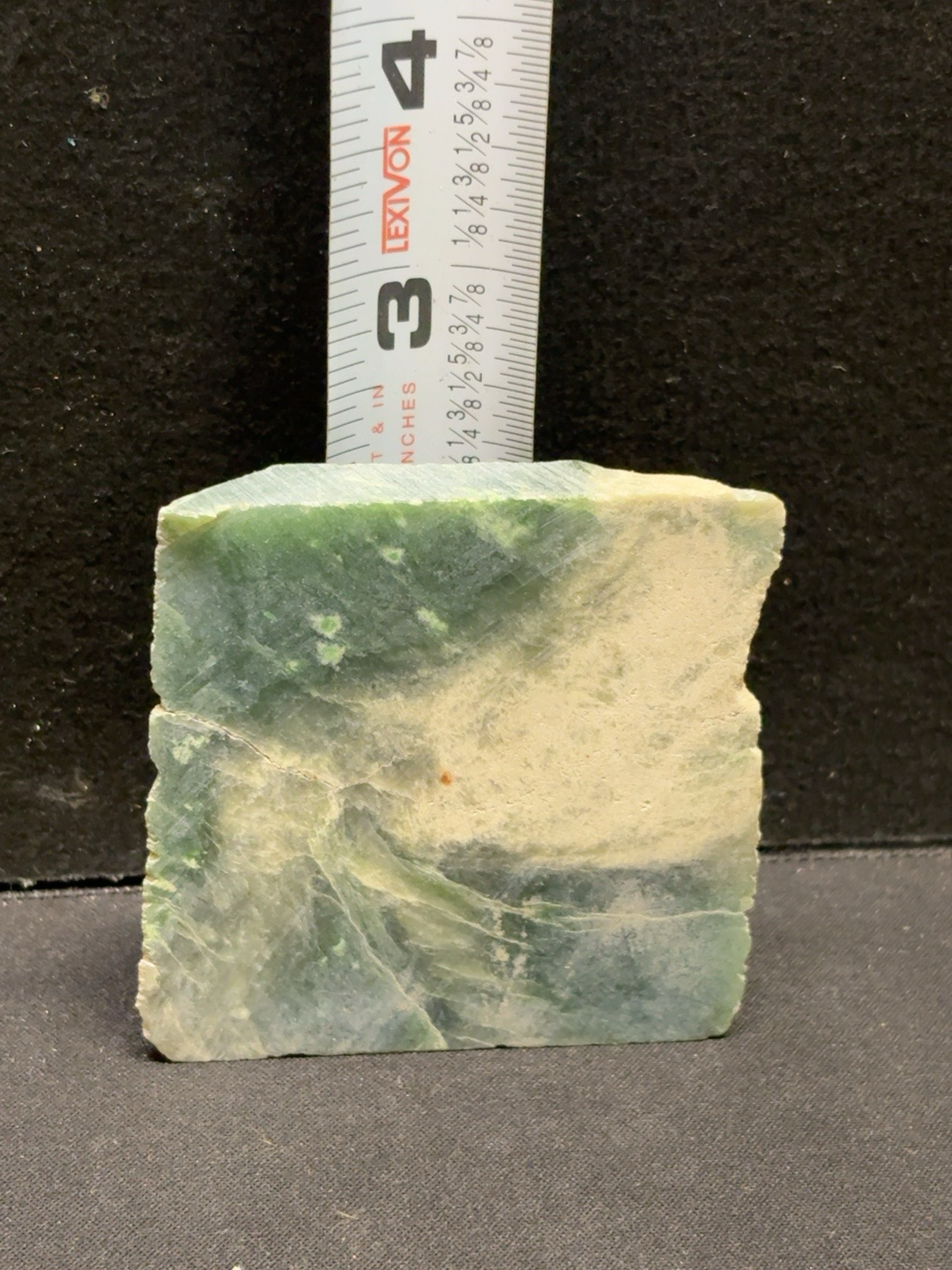 LOT 2026-203 — Pierre naturelle verte et crème – tranche taillée — photo 1