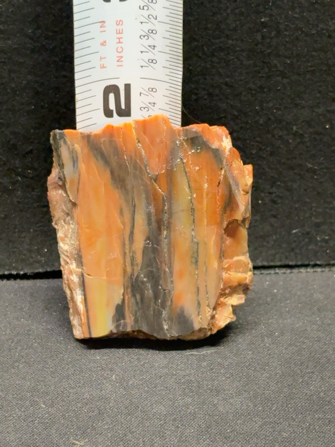 LOT 2026-204 — Pierre naturelle orange avec veines foncées — photo 2