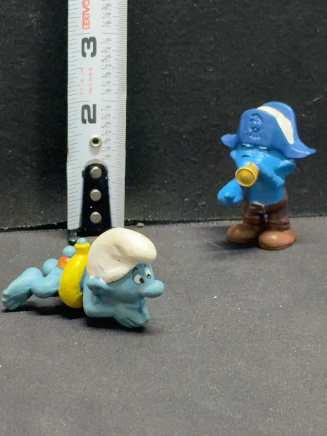 LOT 2026-210 — Ensemble de 2 figurines vintage Les Schtroumpfs – Schleich / Peyo – West… — photo 1