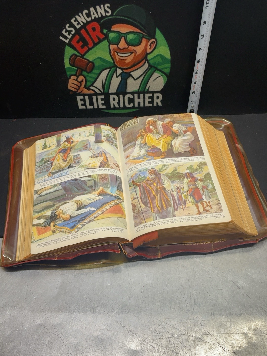 LOT 2026-237 — Ancienne Sainte Bible illustrée en français, présentée dans une couverture… — photo 3