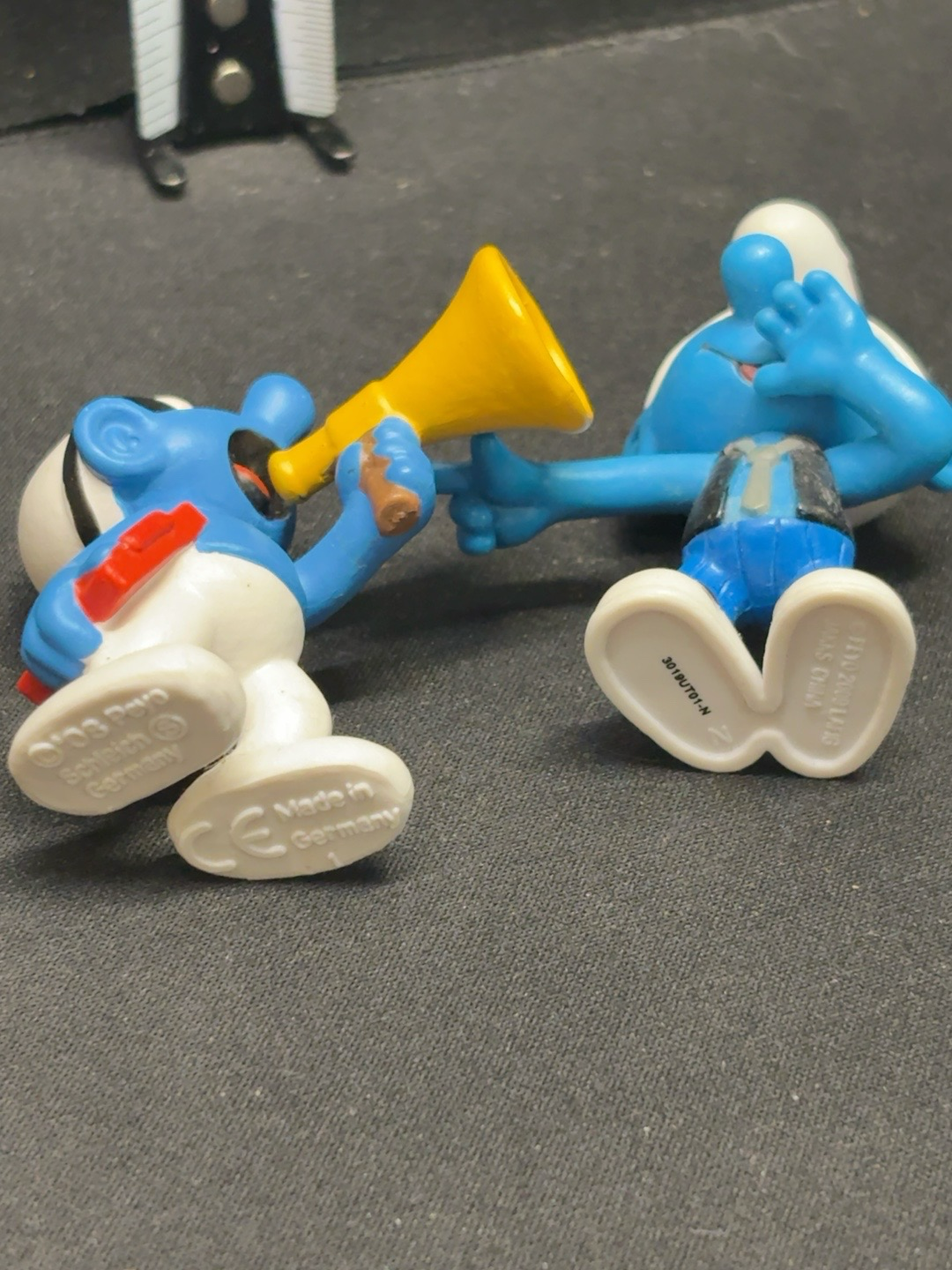LOT 2026-242 — Ensemble de 2 figurines des Schtroumpfs en plastique — photo 2