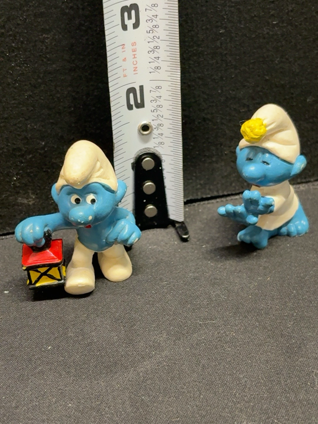 LOT 2026-243 — Ensemble de 2 anciennes figurines des Schtroumpfs en plastique — photo 1