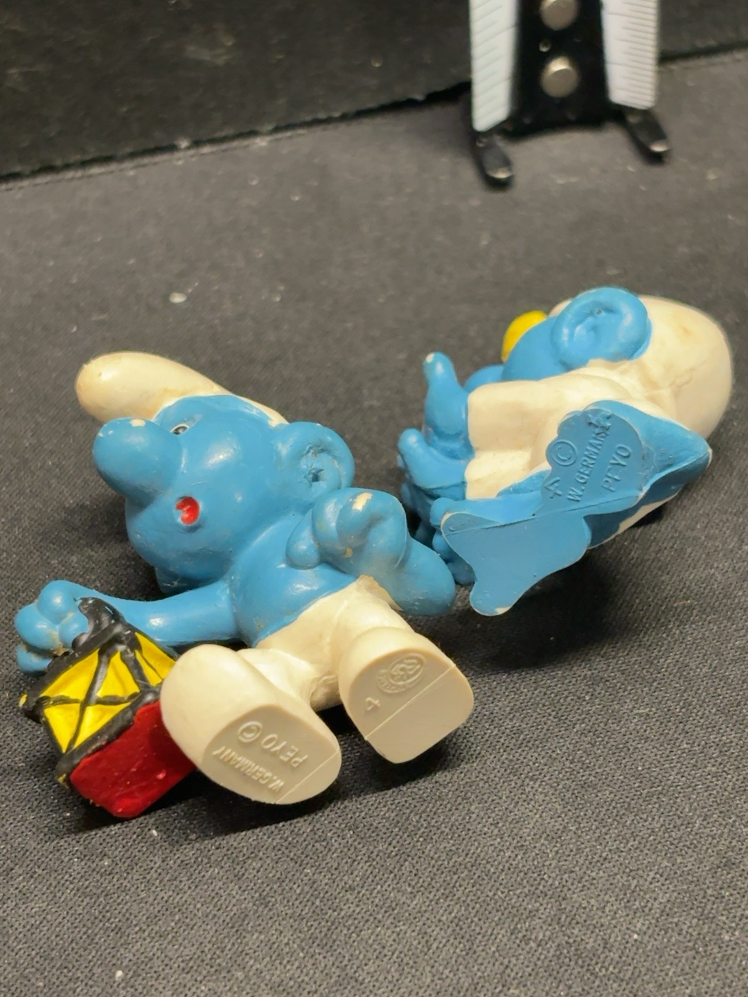 LOT 2026-243 — Ensemble de 2 anciennes figurines des Schtroumpfs en plastique — photo 2