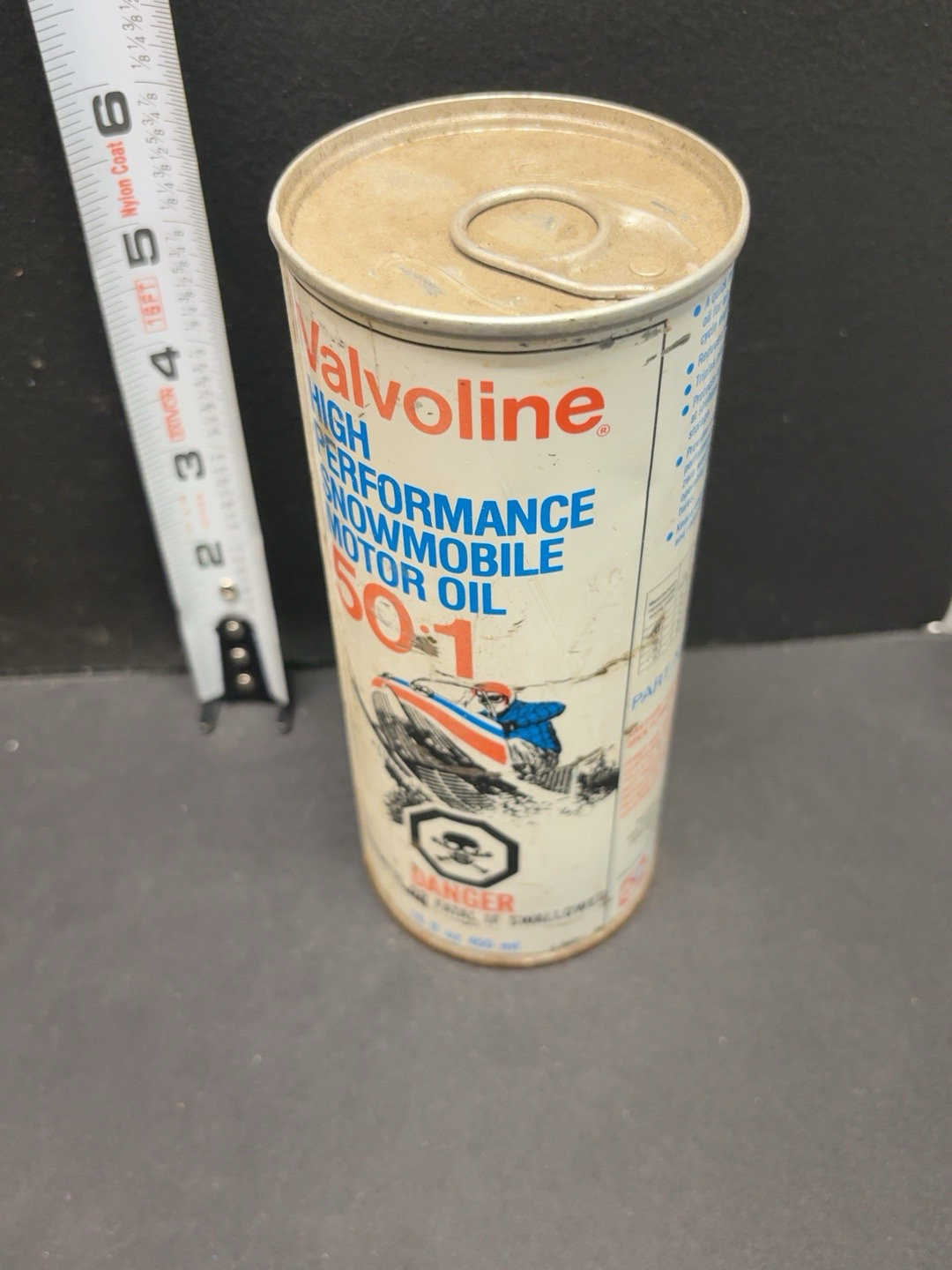 LOT 2026-251 — Ancienne canette d’huile à moteur Valvoline pour motoneige — photo 2