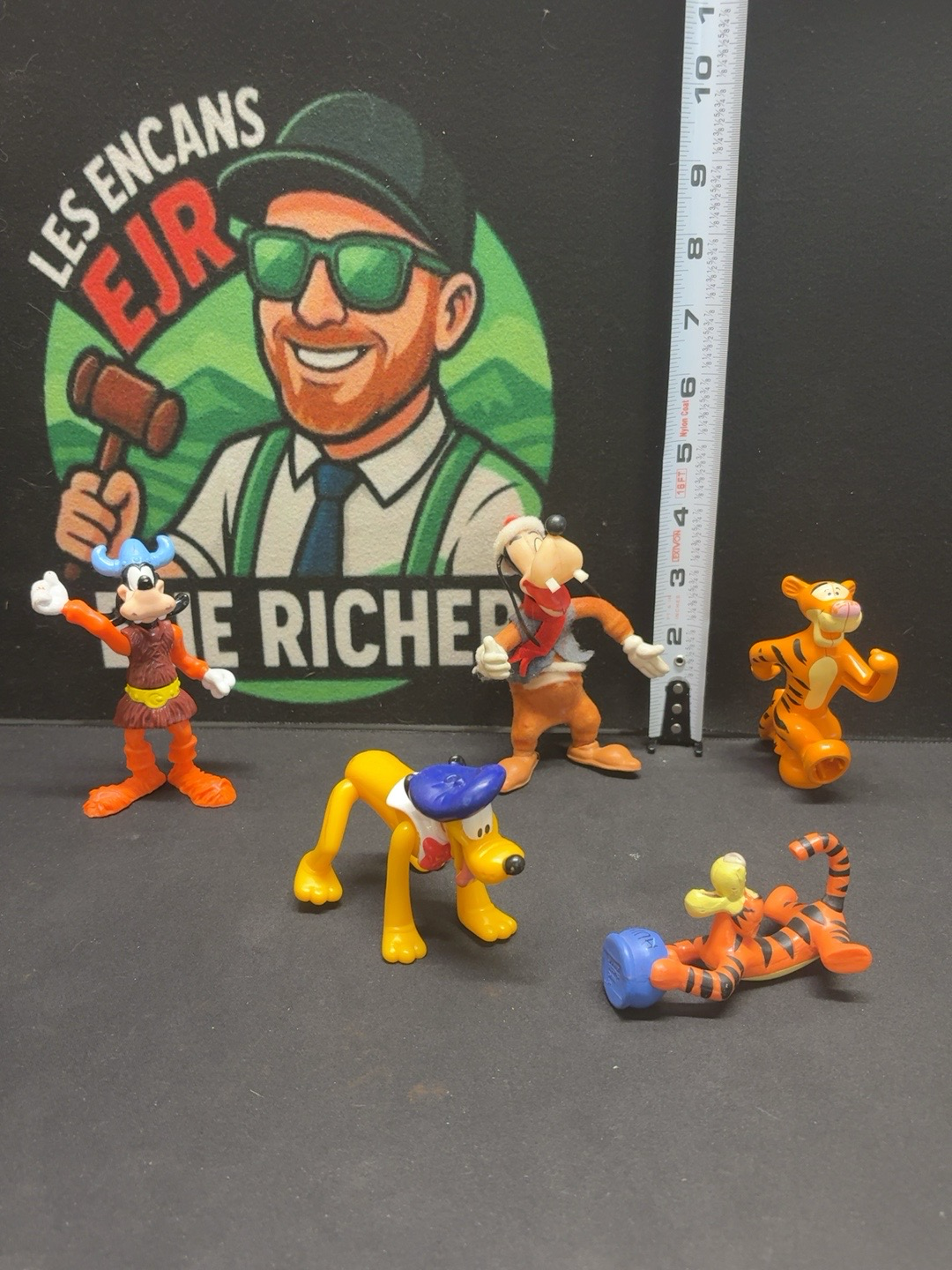 LOT 2026-262 — Ensemble de 5 figurines Disney — photo 1