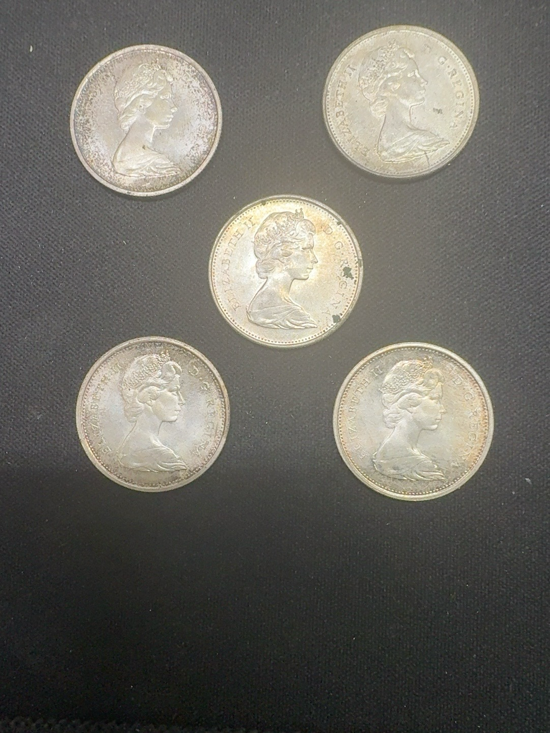LOT 2026-274 — Ensemble de 5 pièces canadiennes de 25 cents de 1967 en argent — photo 2