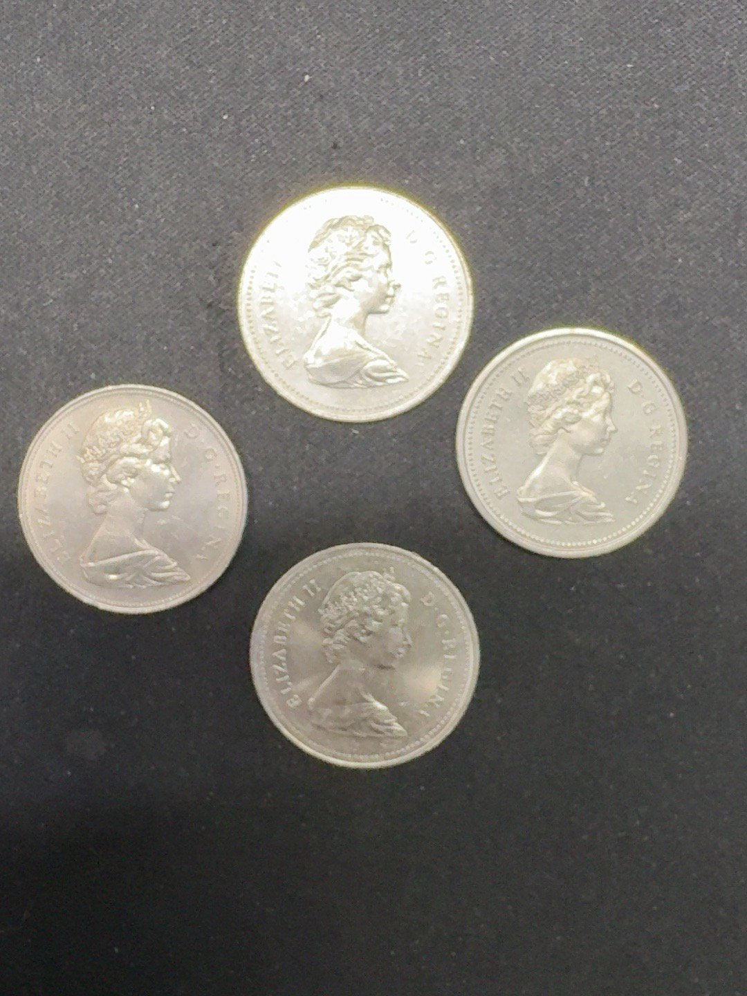 LOT 2026-282 — Ensemble de 4 dollars canadiens commémoratifs — photo 2