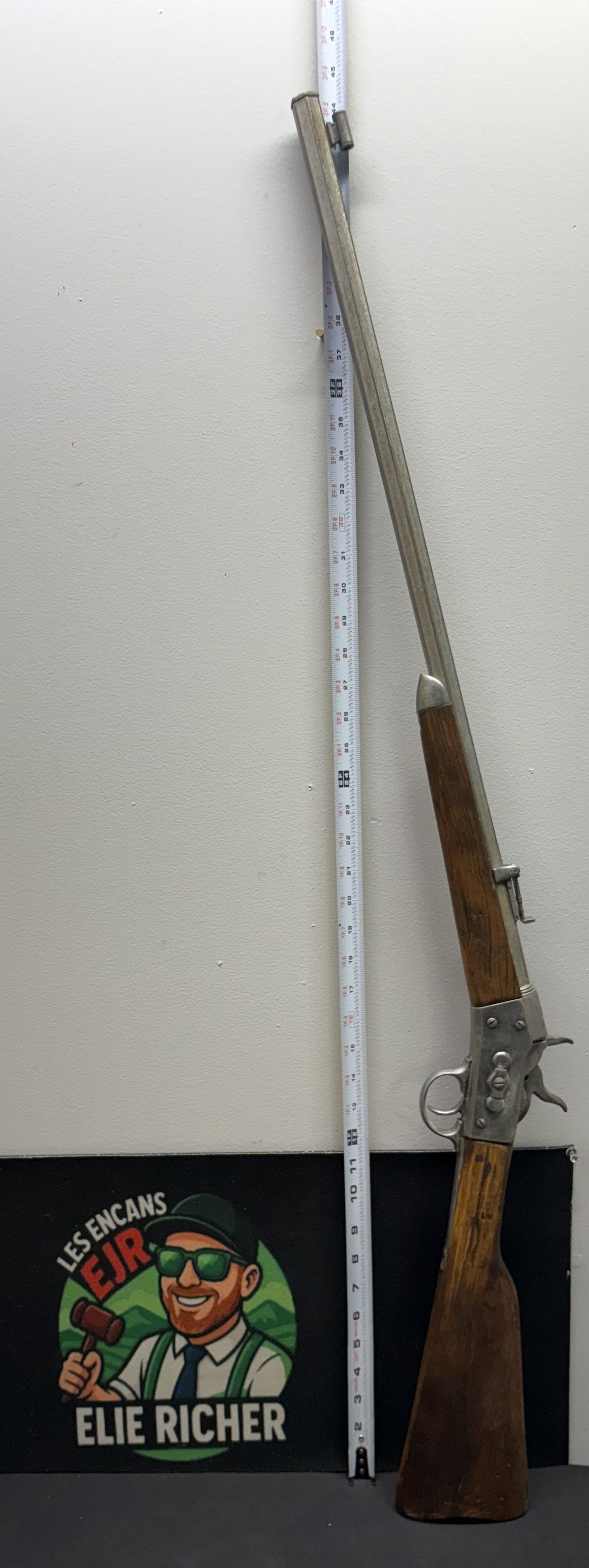 LOT 2026-292 — Reproduction décorative de fusil Remington Rolling Block — photo 1