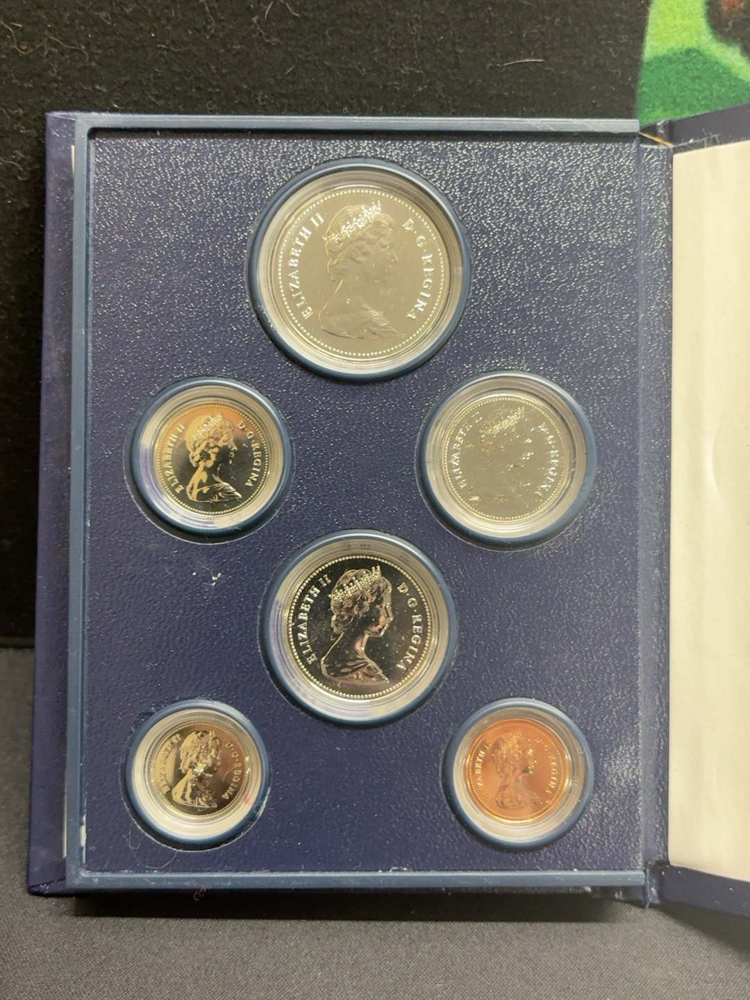 LOT 2026-306 — Ensemble spécimen canadien de 1983 – Monnaie royale canadienne — photo 1