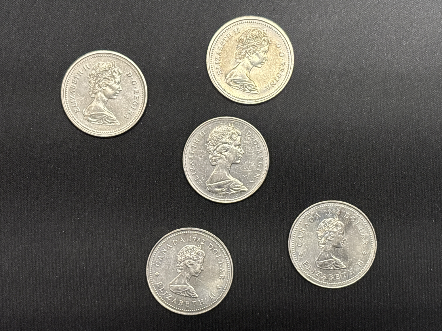 LOT 2026-309 — Ensemble de 5 dollars commémoratifs du Canada — photo 2