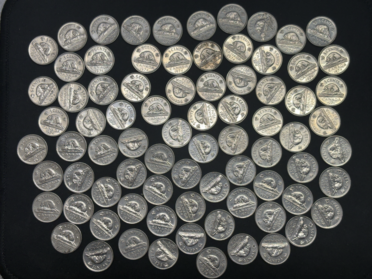 LOT 2026-310 — Ensemble de 82 pièces canadiennes de 5 cents – 1974 — photo 1