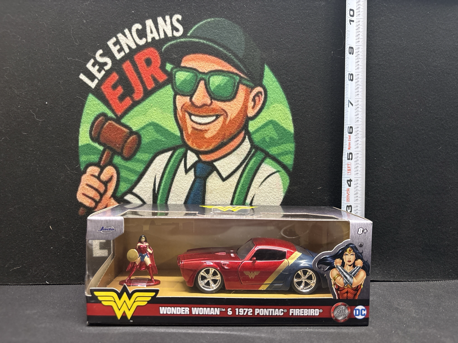 LOT 2026-315 — Jada Toys – Wonder Woman – 1972 Pontiac Firebird avec figurine — photo 1