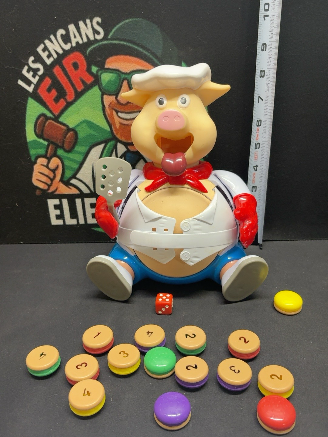 LOT 2026-320 — Jeu interactif Cochon Chef – avec hamburgers et dé — photo 1