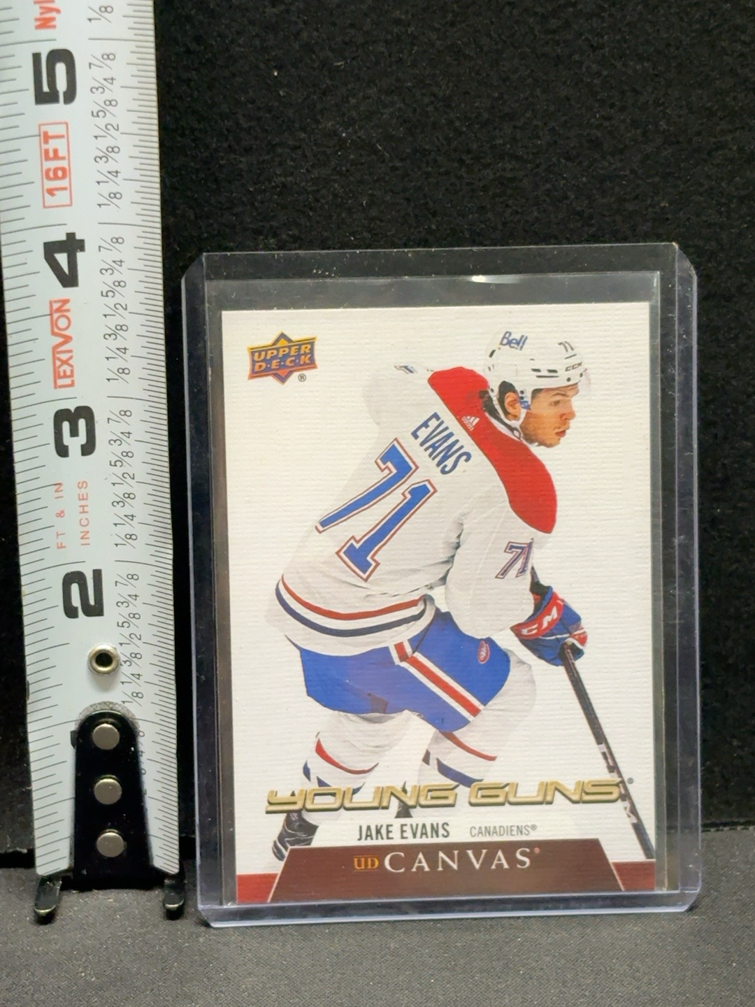 LOT 2026-332 — Carte de hockey Jake Evans – Upper Deck Young Guns – UD Canvas — photo 1