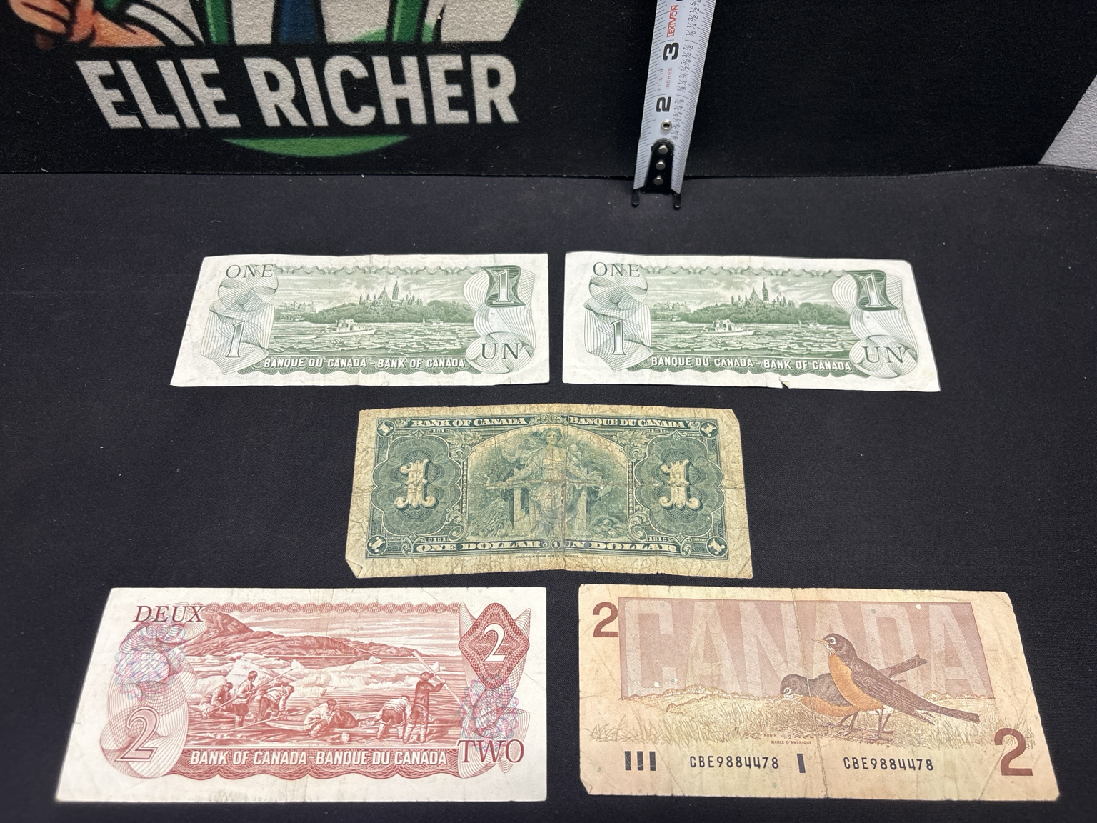 LOT 2026-341 — Lot de 5 billets de banque du Canada – 1 $ et 2 $ – différentes époques — photo 2