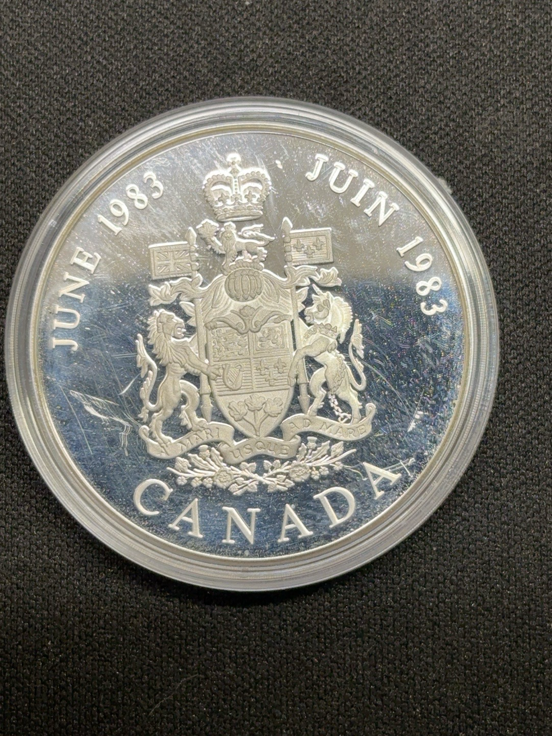 LOT 2026-352 — Médaille commémorative en argent sterling – Prince Charles et Lady Diana –… — photo 2
