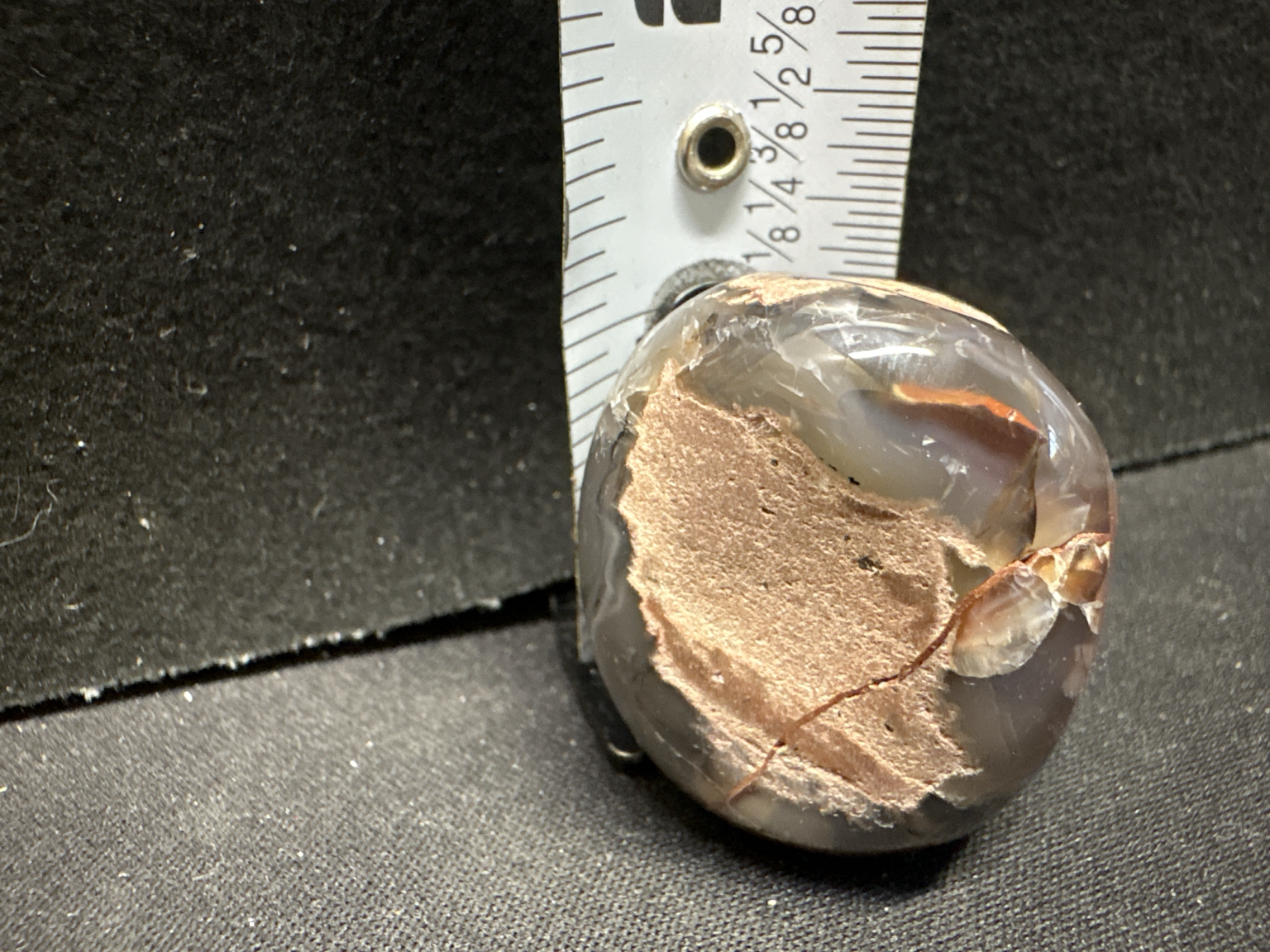 LOT 2026-379 — Pierre naturelle polie – Jaspe / agate, tons rouge-brun et gris — photo 2