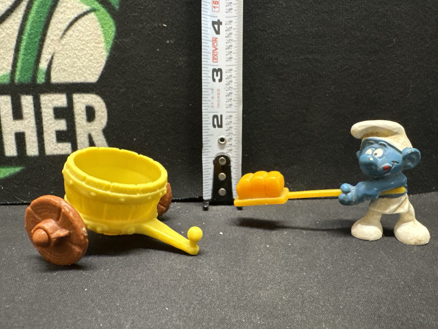 LOT 2026-386 — Figurine vintage Schtroumpf Peyo avec charrette – W — photo 1