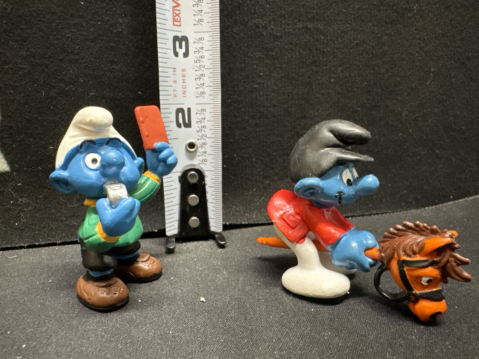 LOT 2026-387 — Lot de 2 figurines Schtroumpfs vintage – Peyo / Schleich — photo 1