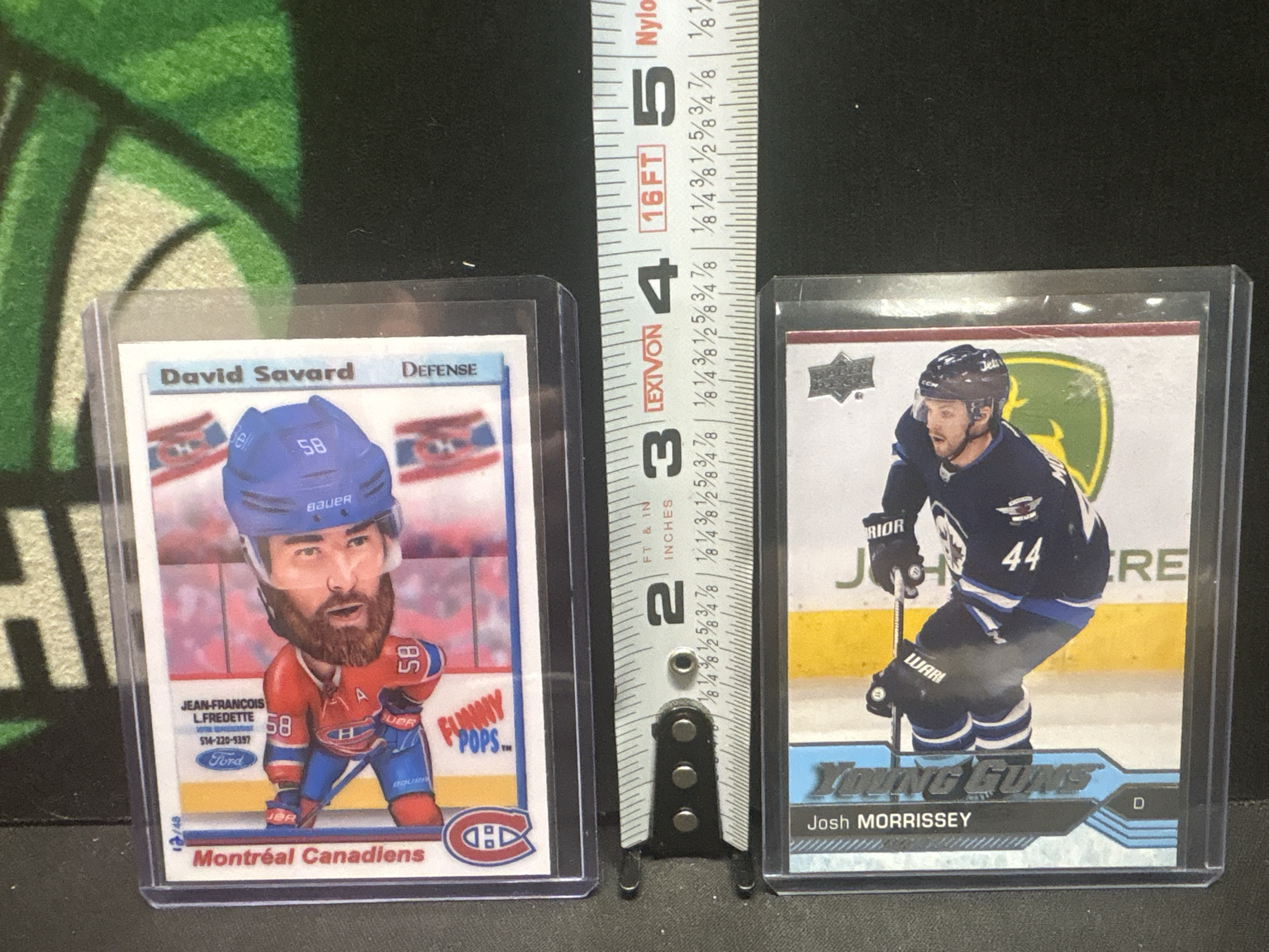 LOT 2026-416 — Deux cartes de hockey protégées dans des boîtiers rigides : — photo 1