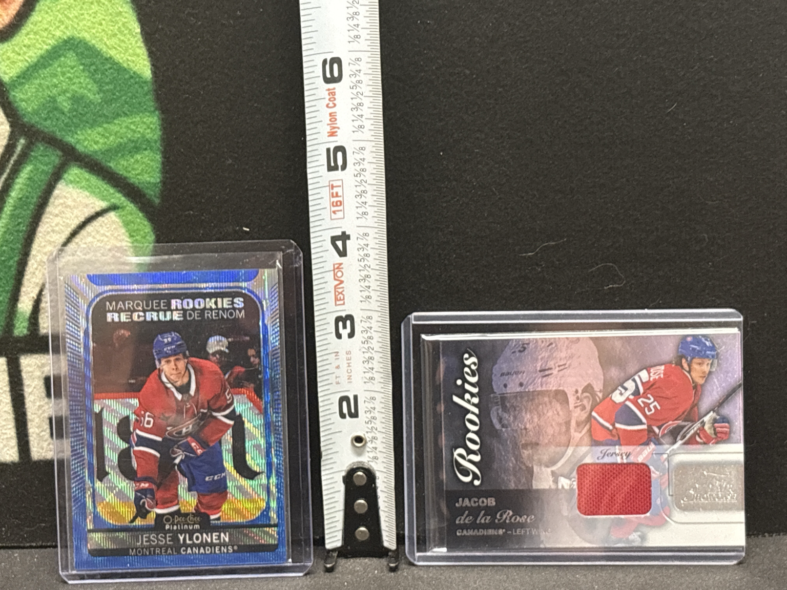 LOT 2026-417 — Deux cartes de hockey des Canadiens de Montréal protégées dans des boîtiers… — photo 1
