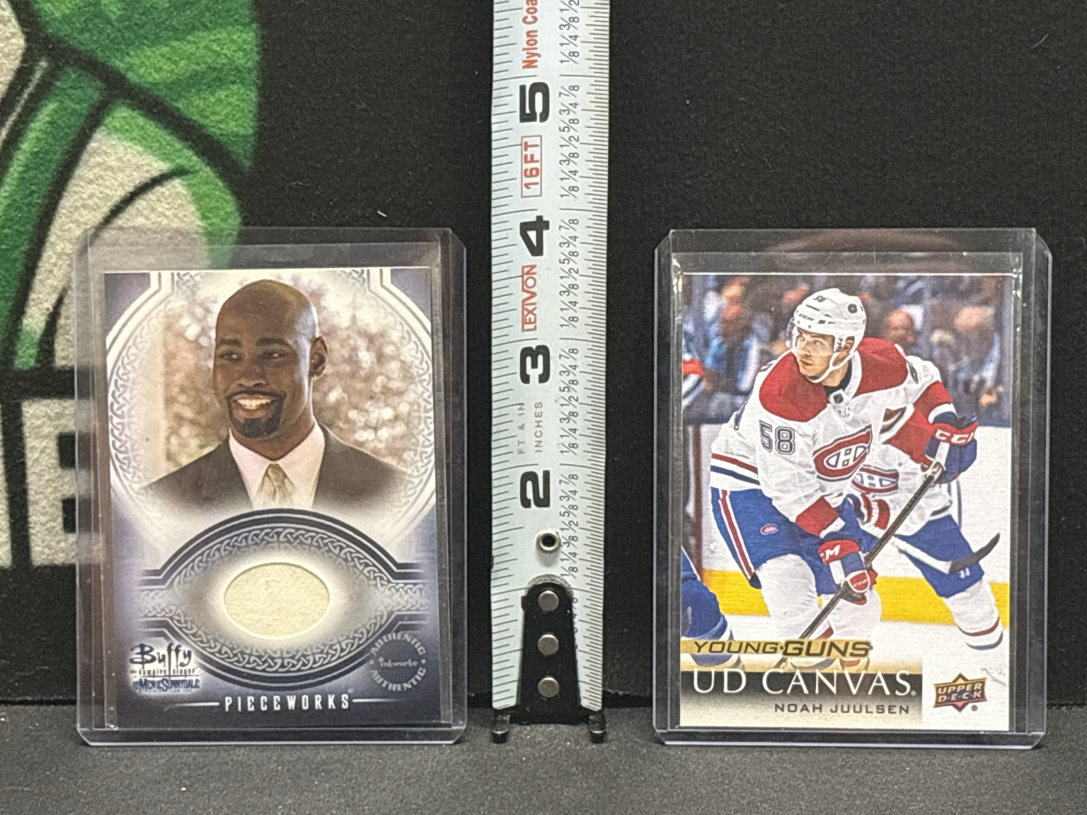LOT 2026-419 — Deux cartes de collection protégées dans des boîtiers rigides : — photo 1
