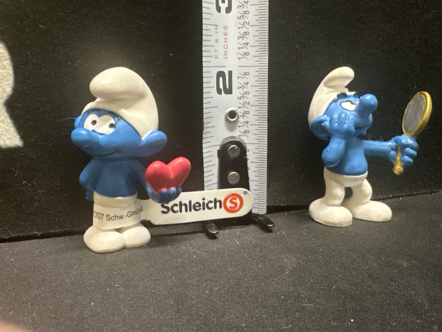 LOT 2026-434 — Deux figurines de collection Les Schtroumpfs par Schleich, fabriquées en… — photo 2
