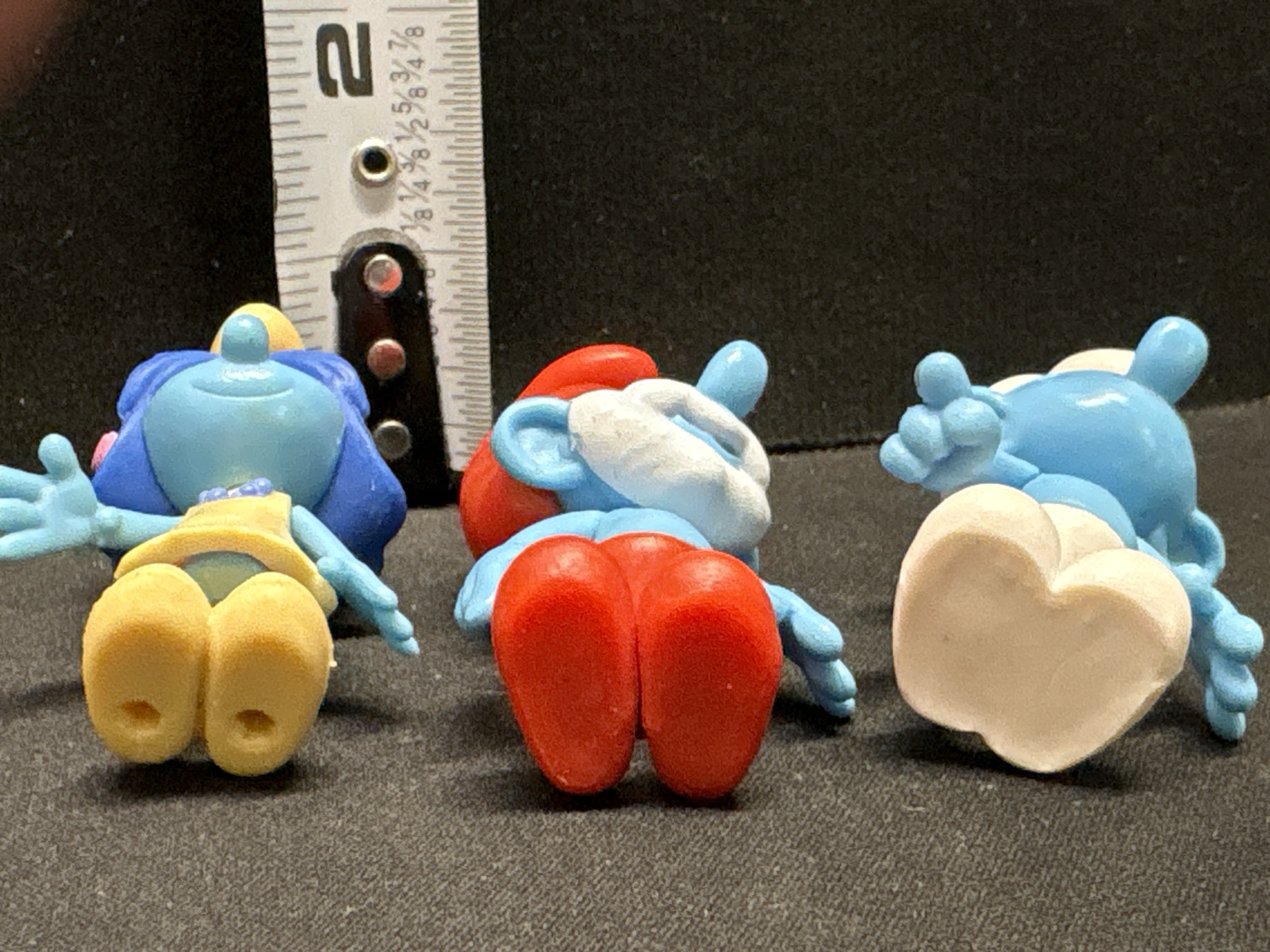 LOT 2026-435 — Ensemble de trois figurines Les Schtroumpfs : — photo 2