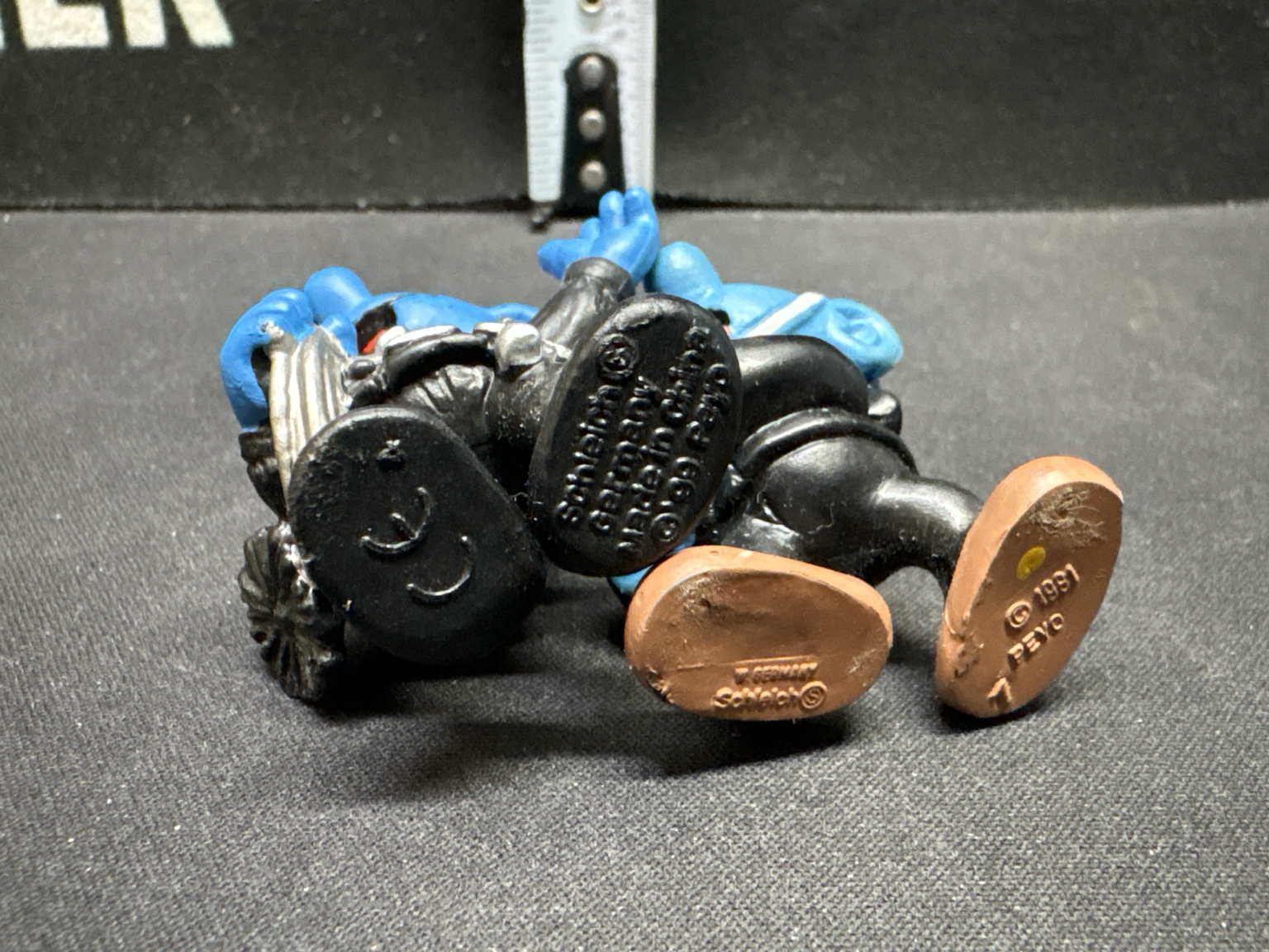 LOT 2026-437 — Deux figurines vintage de collection Les Schtroumpfs : — photo 2