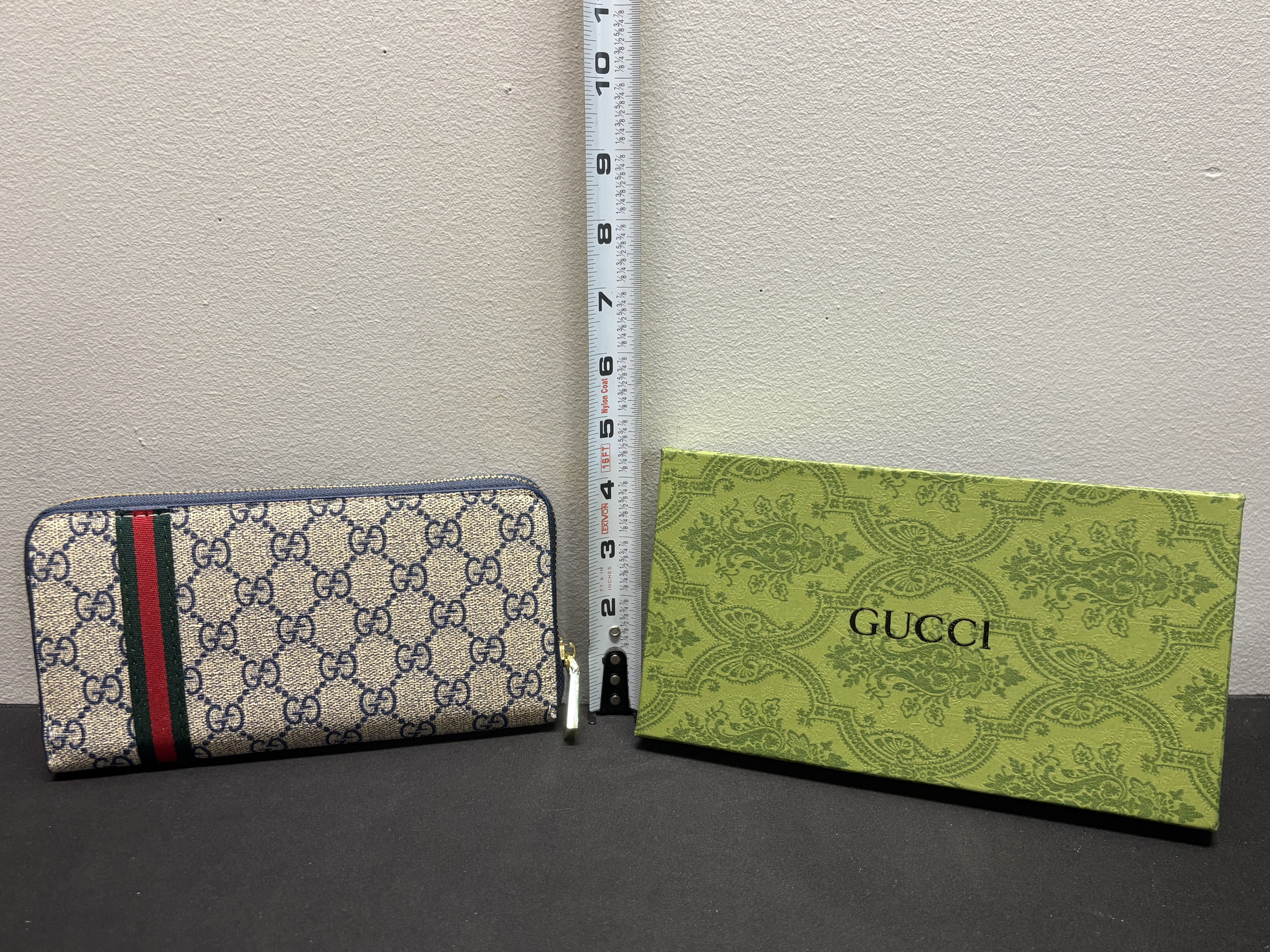 LOT 2026-045 — Portefeuille style Gucci – Long format – Avec boîte — photo 2