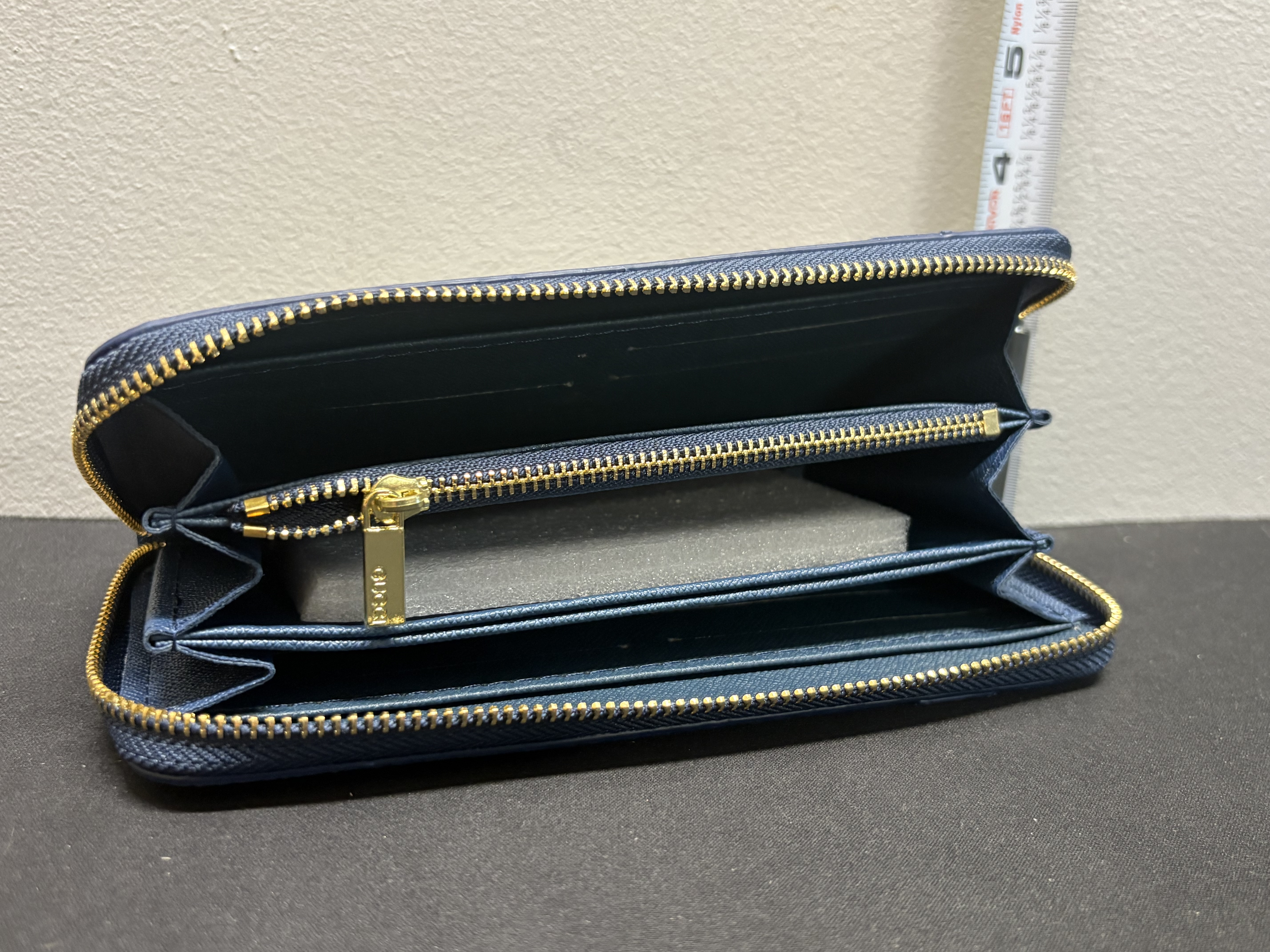 LOT 2026-045 — Portefeuille style Gucci – Long format – Avec boîte — photo 1