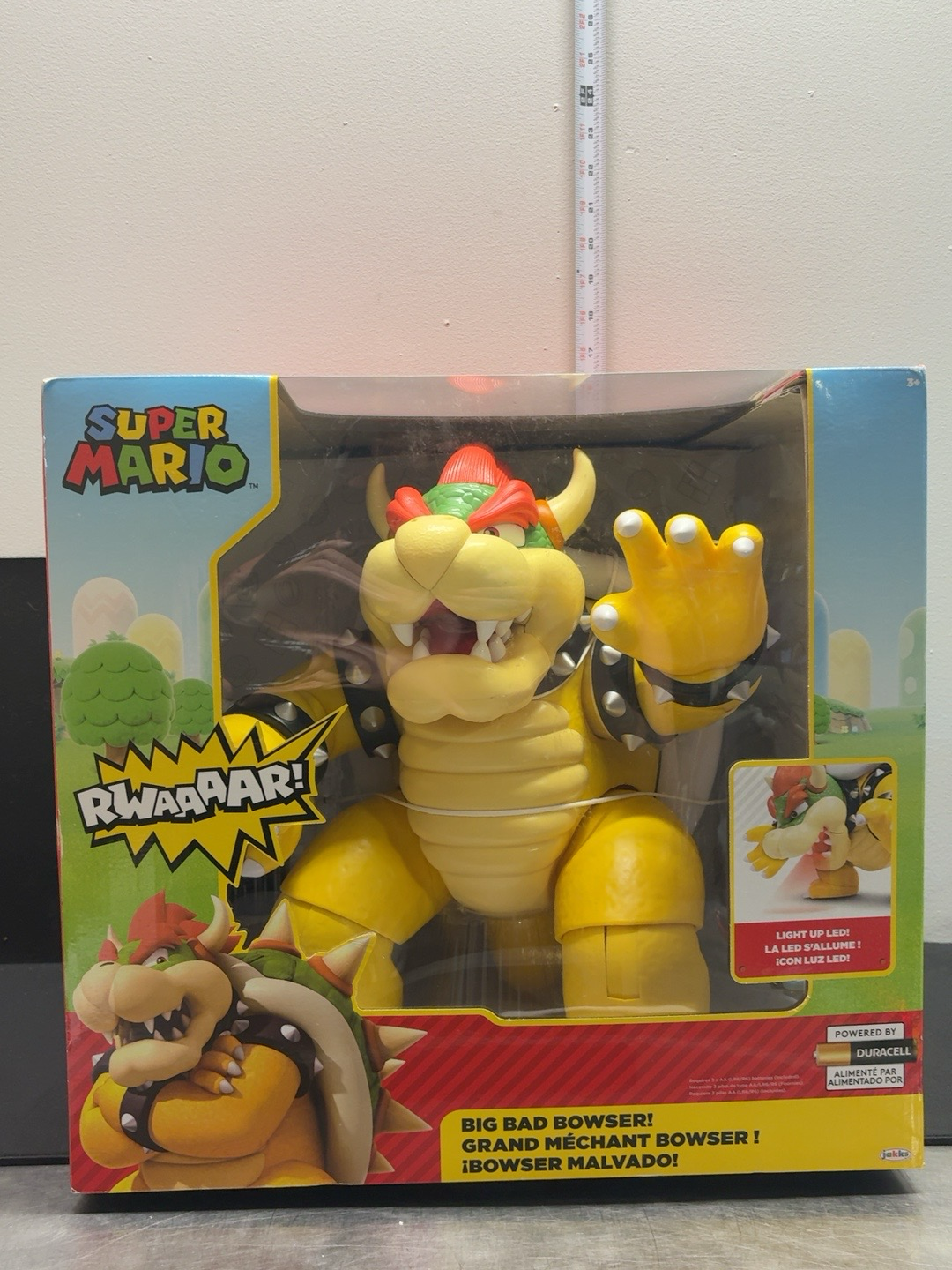 LOT 2026-447 — Très grosse figurine interactive Big Bad Bowser de Super Mario par Jakks… — photo 1