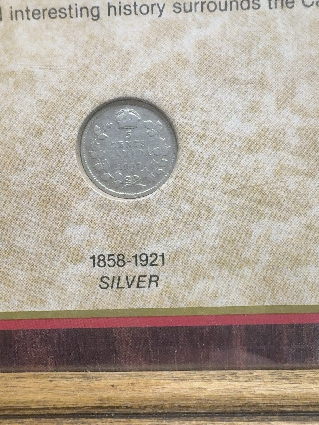 LOT 2026-471 — Collection encadrée The Nickel Collection présentant l’évolution historique de… — photo 2