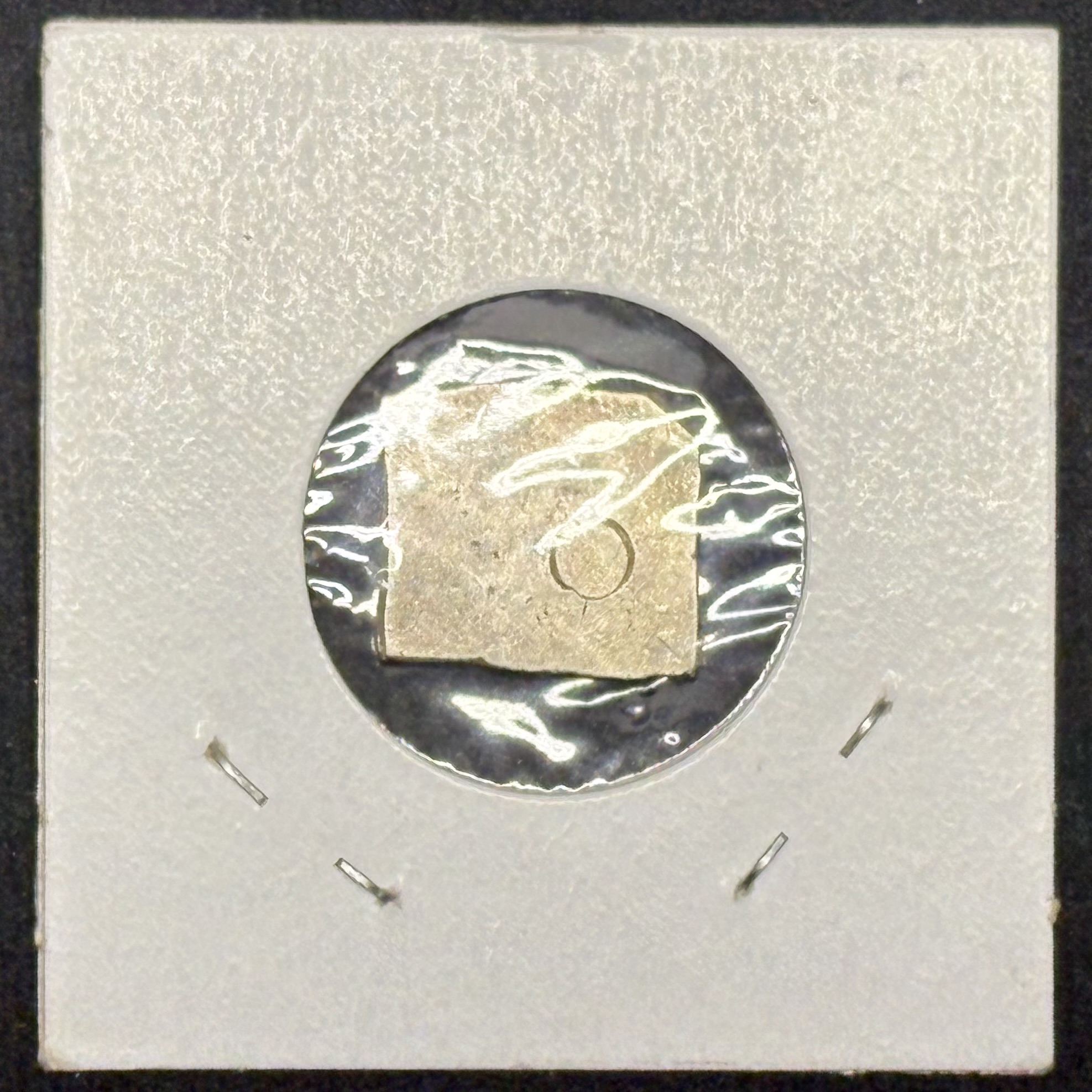 LOT 2026-005 — Miniature en argent sterling représentant l’Empire d’argent de Lars Krapan — photo 2