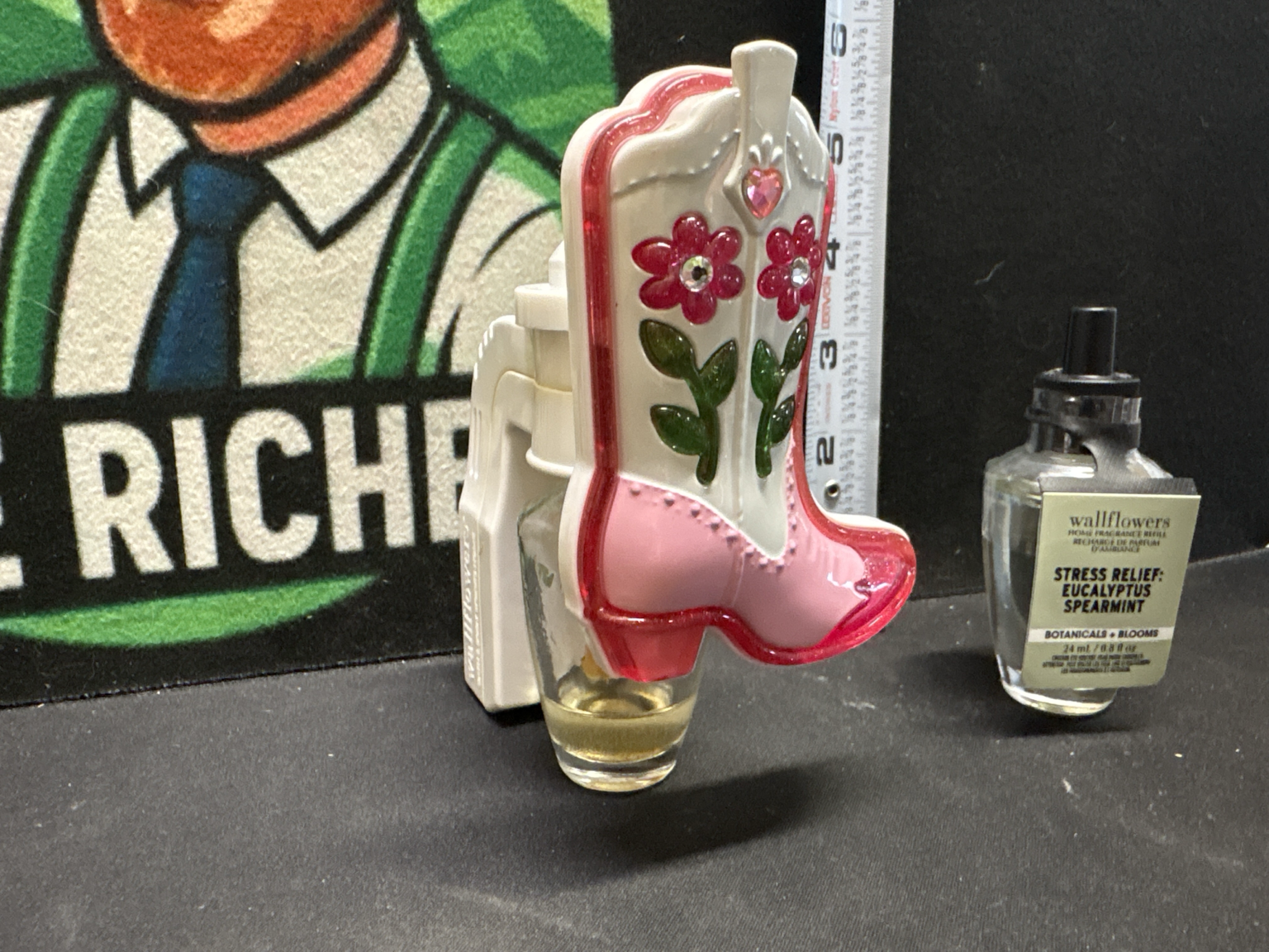 LOT 2026-502 — Diffuseur parfumé électrique Bath & Body Works Wallflowers, avec façade… — photo 1