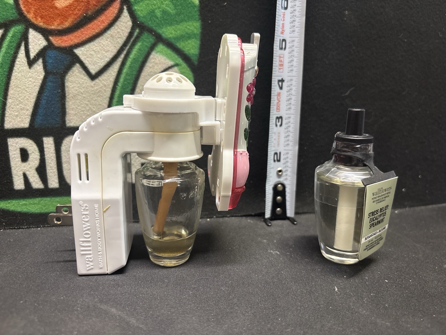 LOT 2026-502 — Diffuseur parfumé électrique Bath & Body Works Wallflowers, avec façade… — photo 2