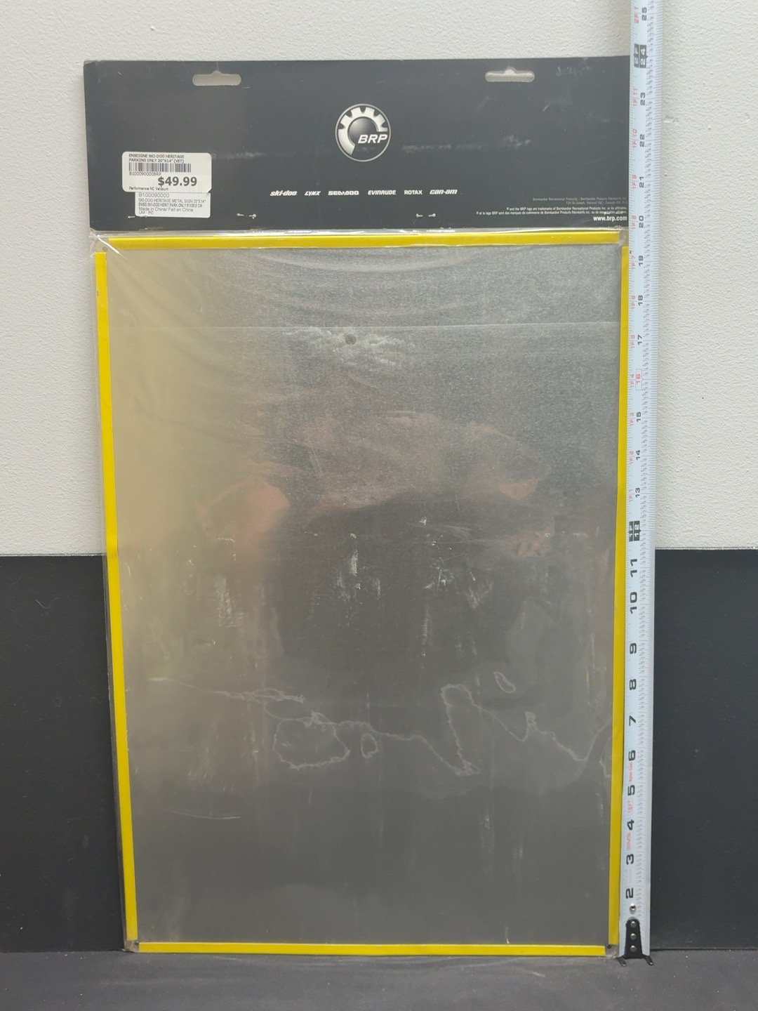 LOT 2026-507 — Enseigne décorative officielle Ski-Doo / BRP « Parking Only », de couleur… — photo 2