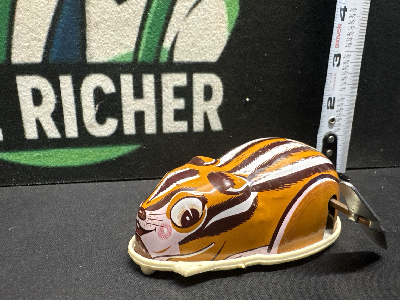 LOT 2026-509 — Petit jouet mécanique vintage en forme de souris, fabriqué au Japon, avec… — photo 1