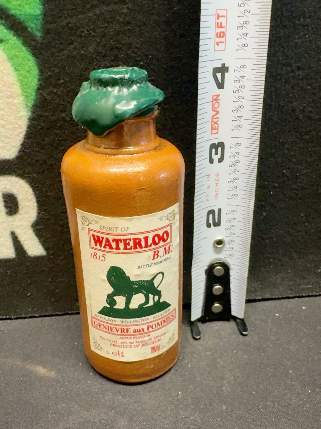 LOT 2026-514 — Petite bouteille miniature ancienne Spirit of Waterloo – Genièvre aux Pommes… — photo 1