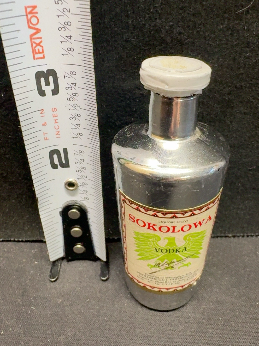 LOT 2026-529 — Petite bouteille miniature vintage de vodka Sokolowa, produite et embouteillée… — photo 2